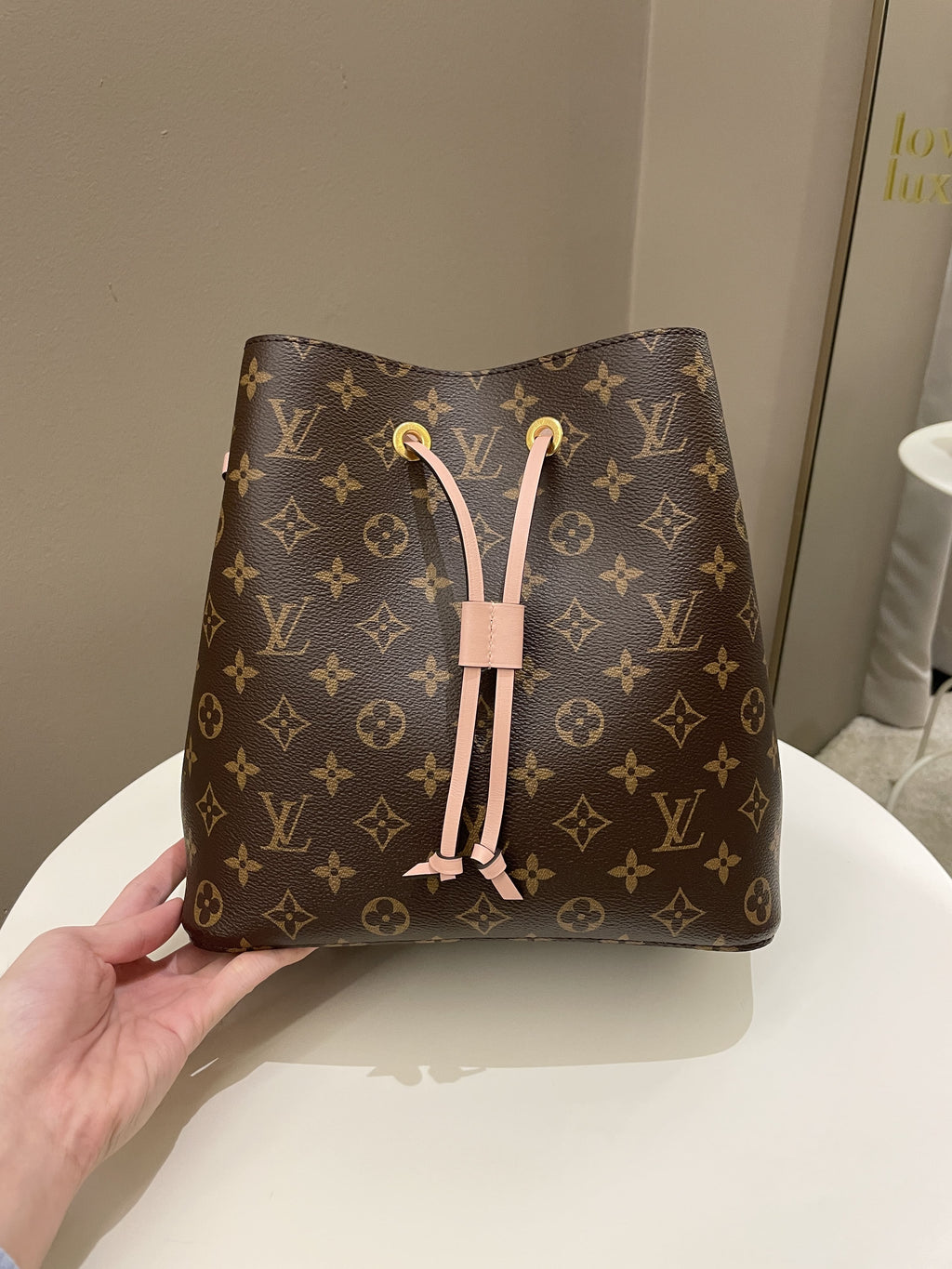 Louis Vuitton Neonoe MM Monogram Rose Poudre