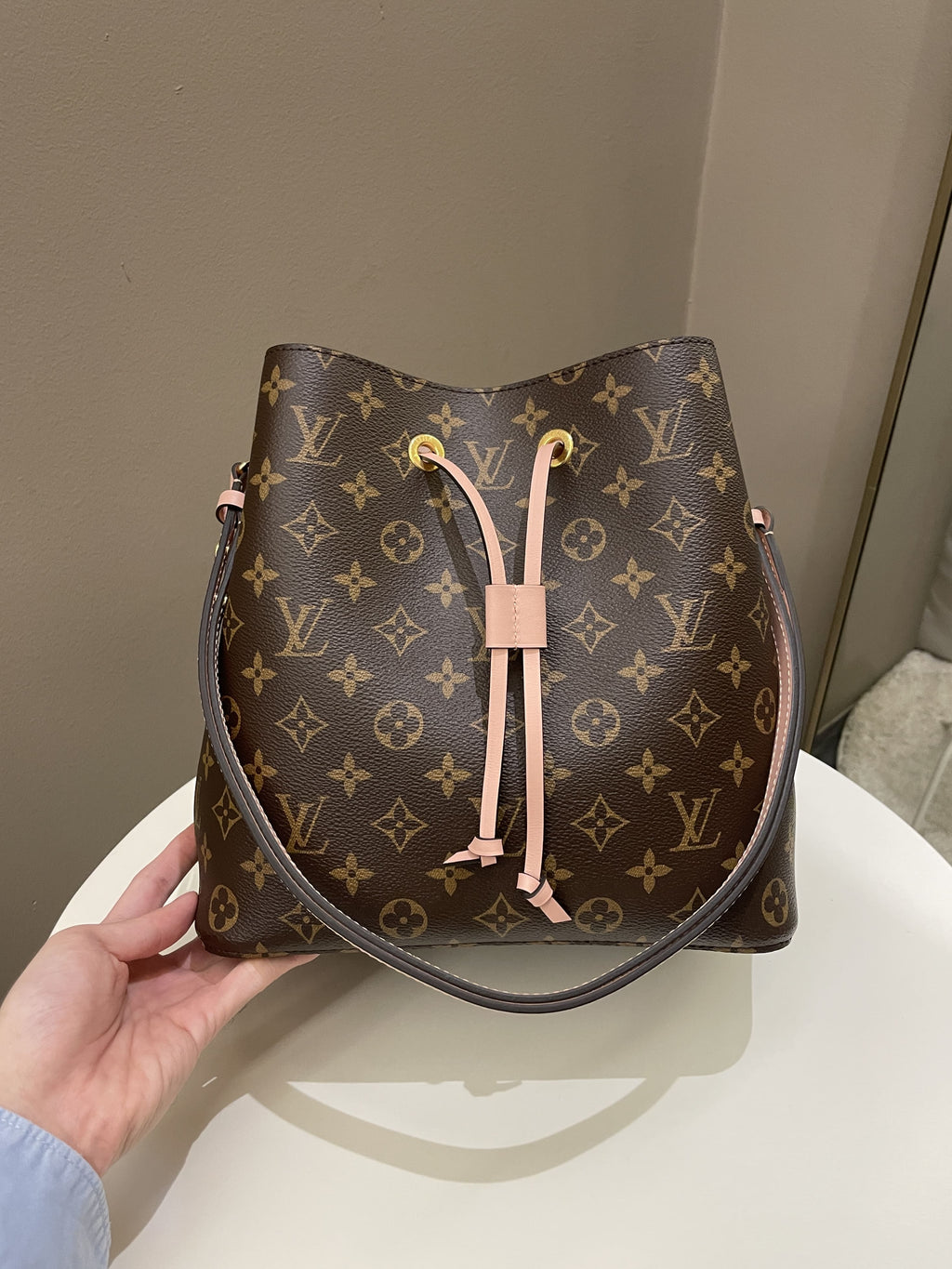 Louis Vuitton Neonoe MM Monogram Rose Poudre