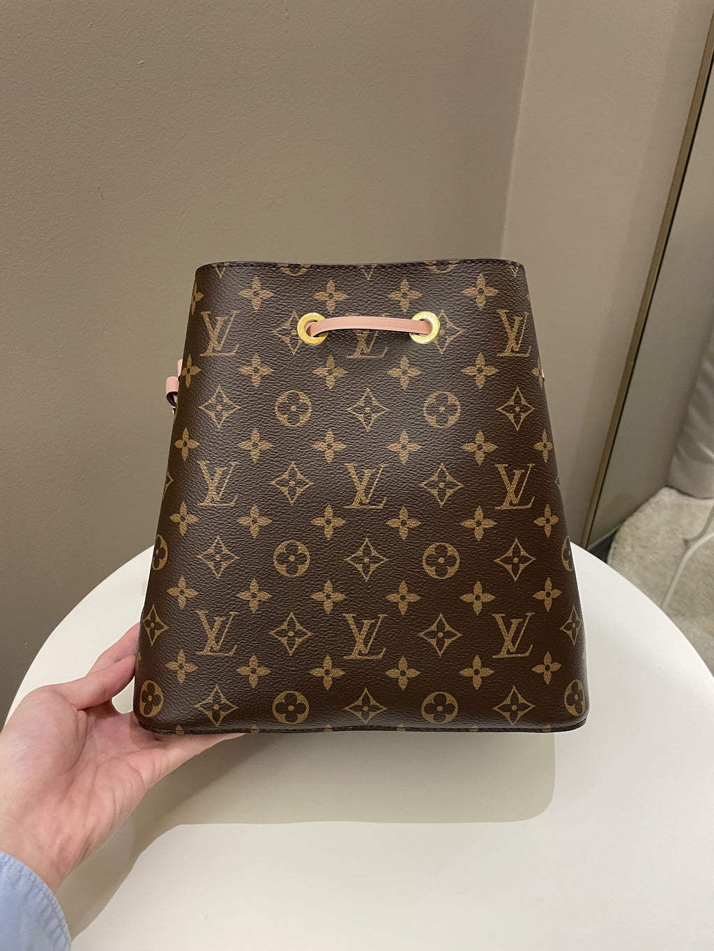 Louis Vuitton Neonoe MM Monogram Rose Poudre