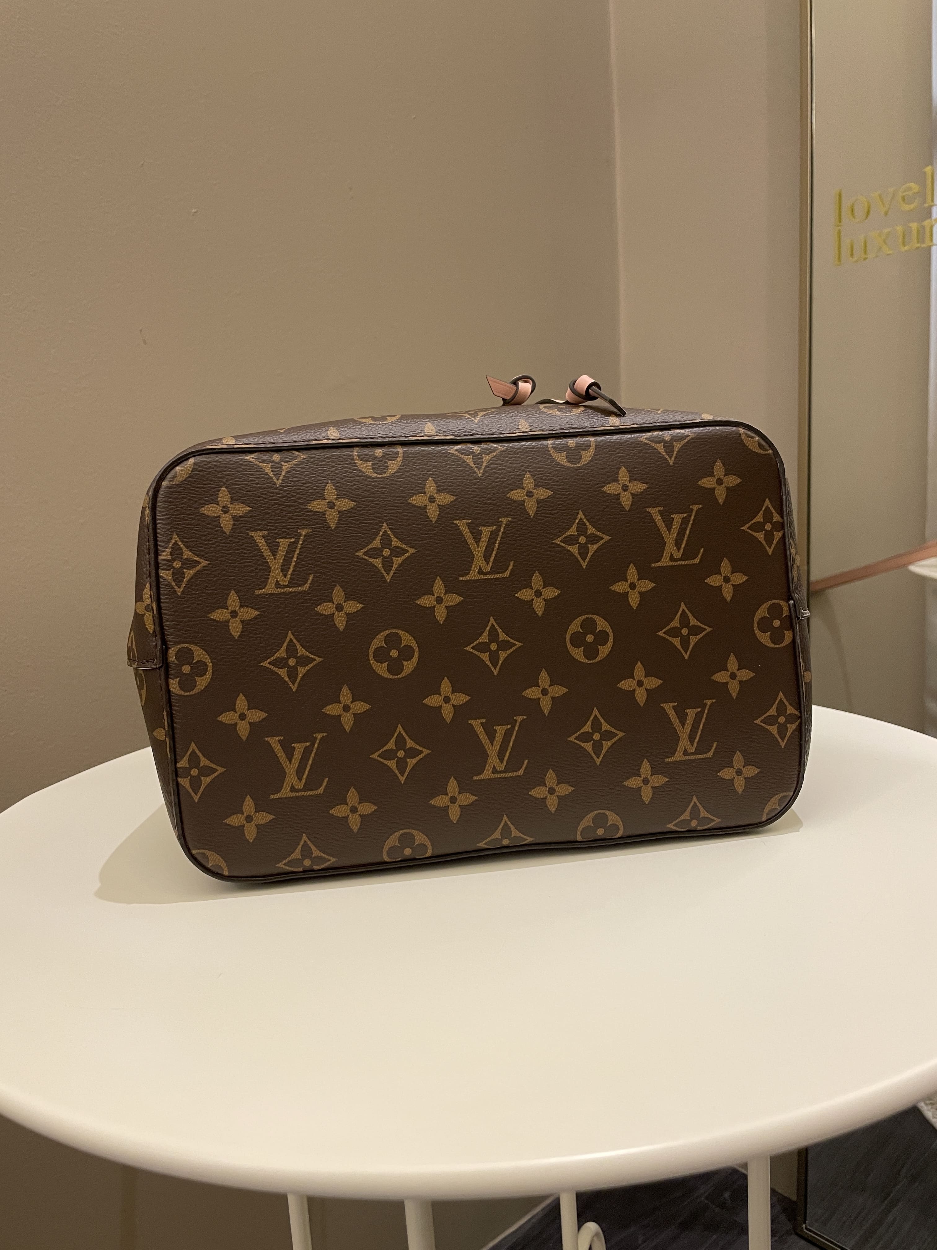Louis Vuitton Neonoe MM Monogram Rose Poudre