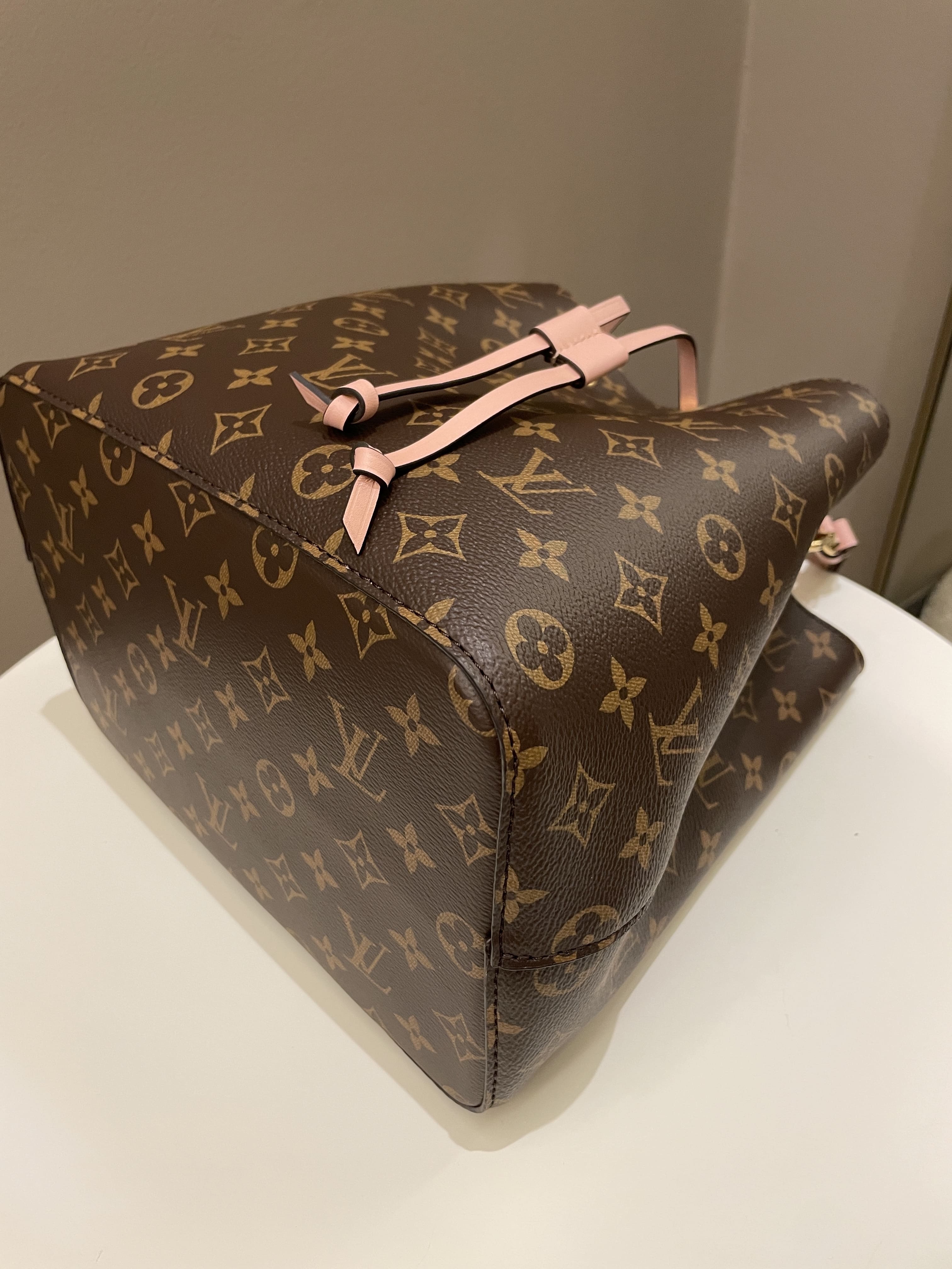 Louis Vuitton Neonoe MM Monogram Rose Poudre