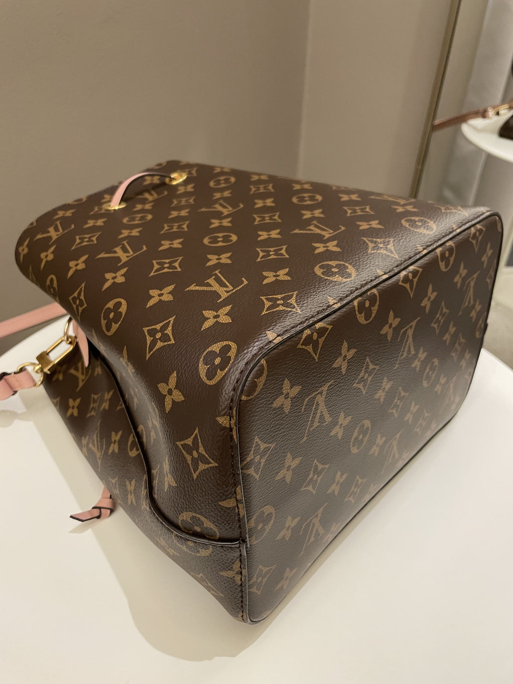 Louis Vuitton Neonoe MM Monogram Rose Poudre