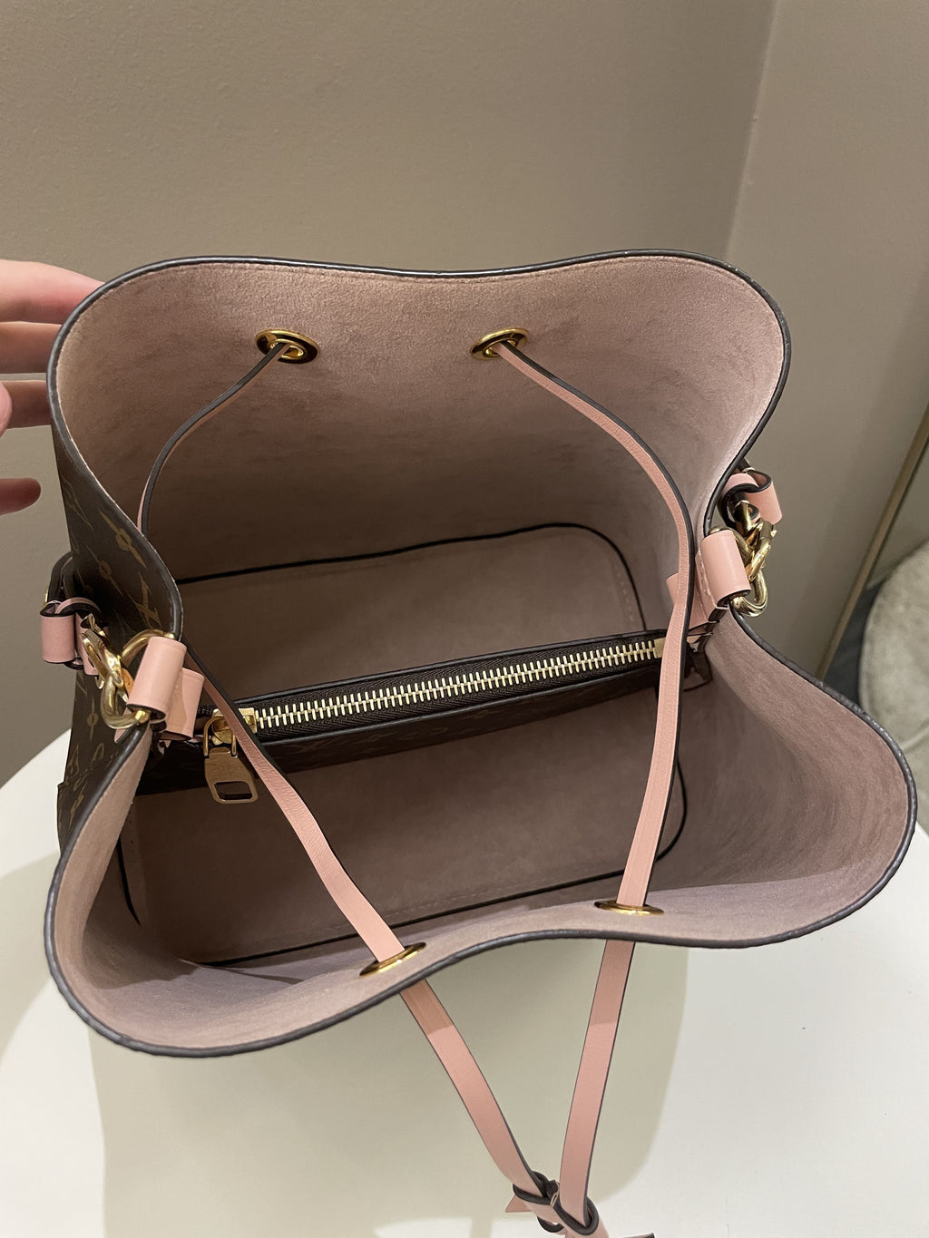 Louis Vuitton Neonoe MM Monogram Rose Poudre