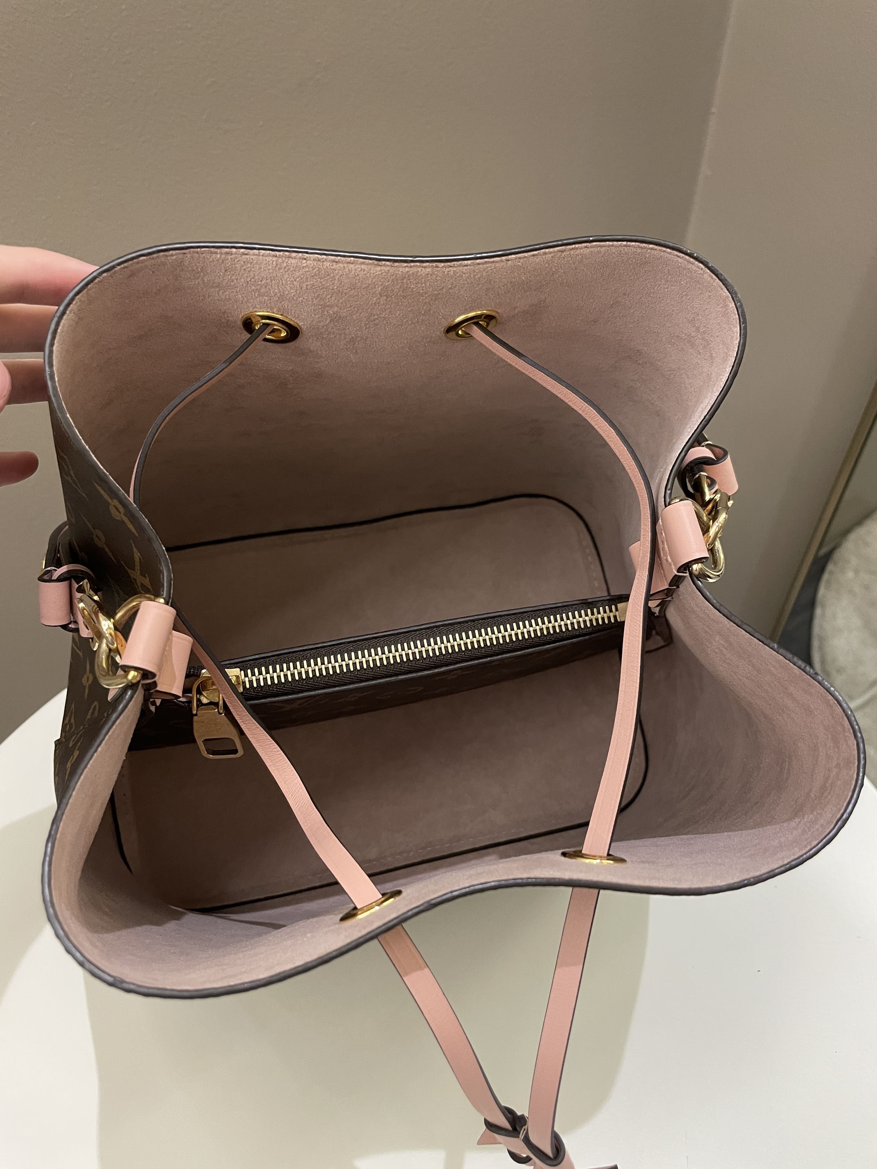 Louis Vuitton Neonoe MM Monogram Rose Poudre