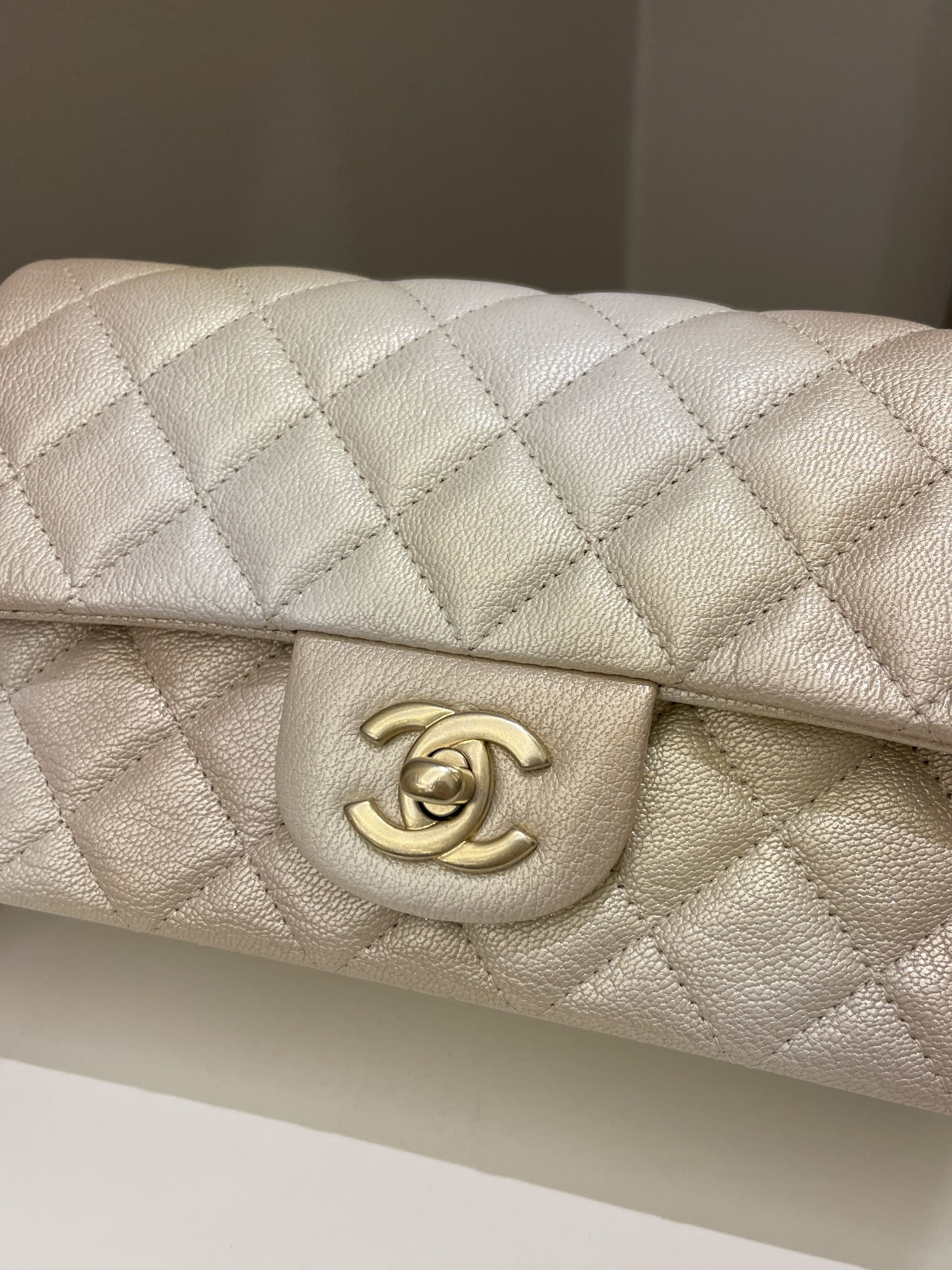 Chanel 22C Classic Quilted Mini Rectangular Gold OmbrÃƒÆ’Ã‚Â©