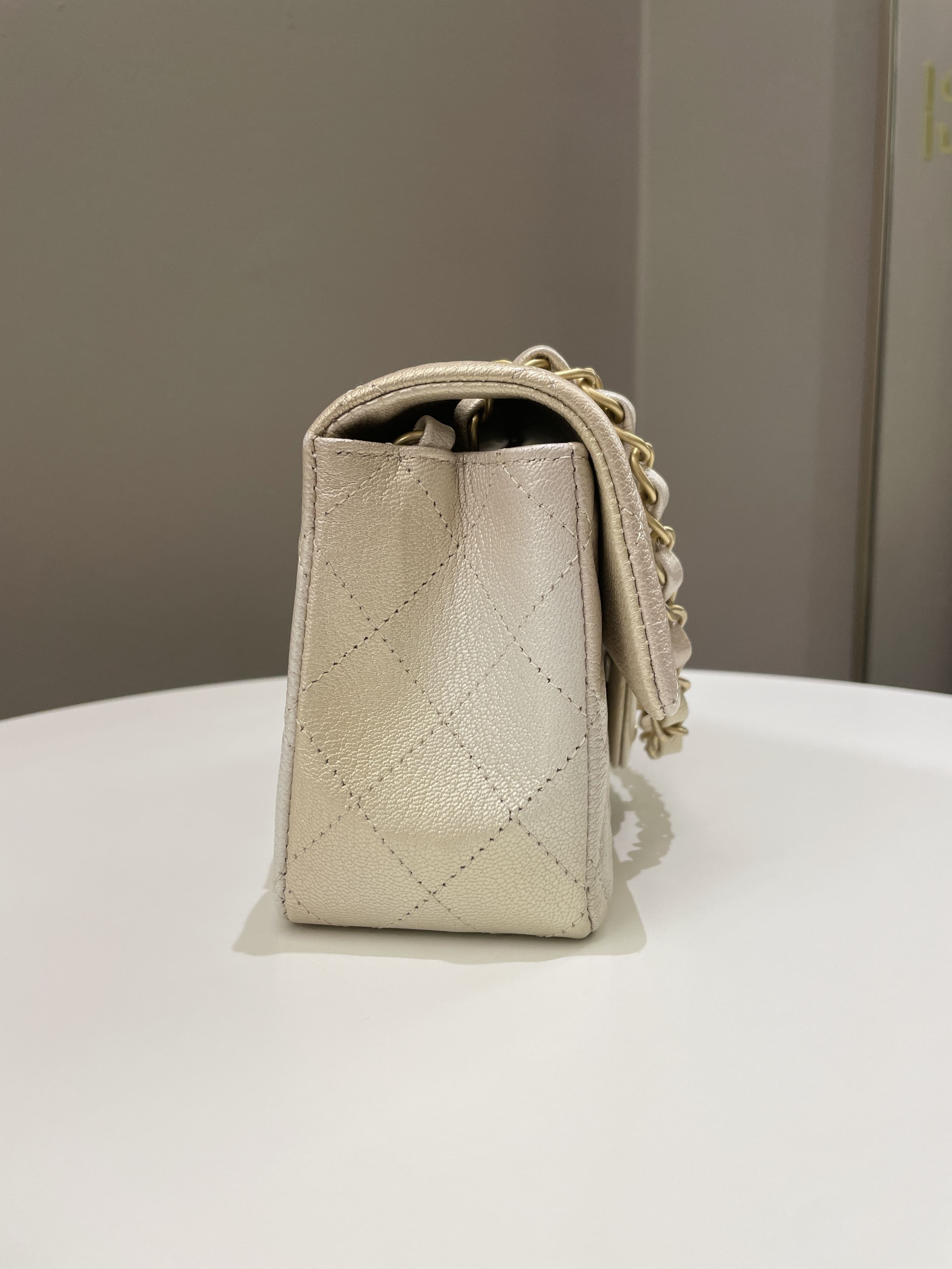 Chanel 22C Classic Quilted Mini Rectangular Gold OmbrÃƒÆ’Ã‚Â©