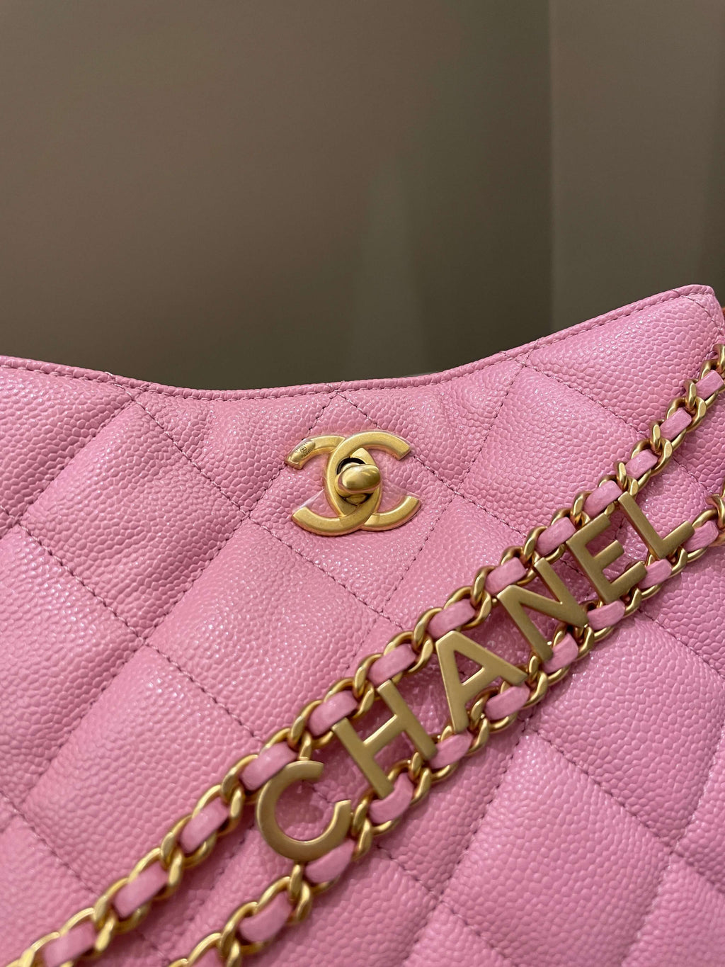 Chanel 22S Hobo Shoulder Bag Mavue Pink Caviar