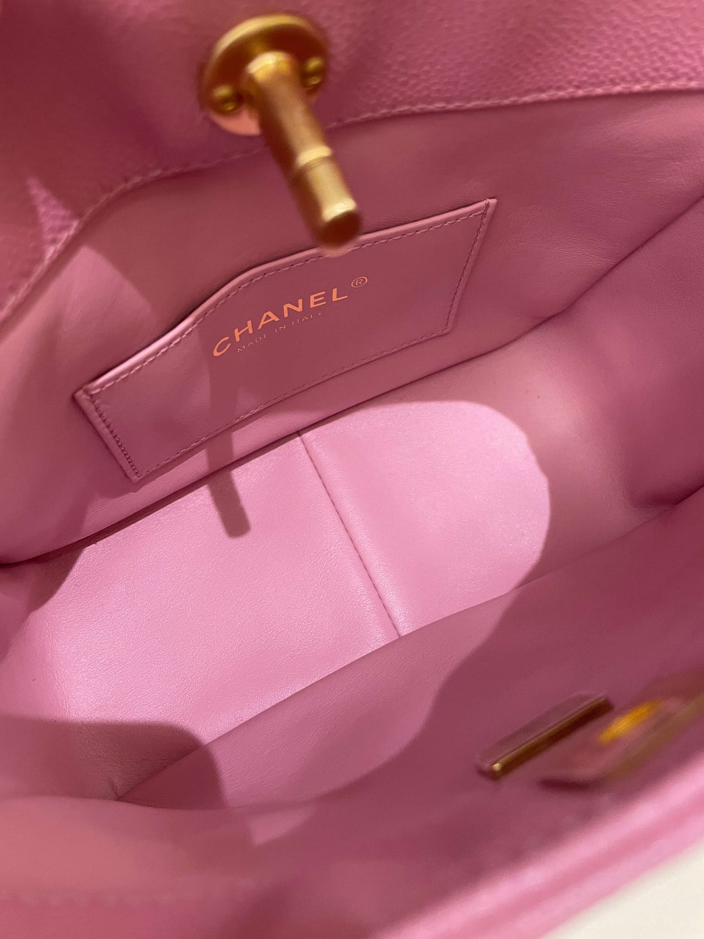 Chanel 22S Hobo Shoulder Bag Mavue Pink Caviar