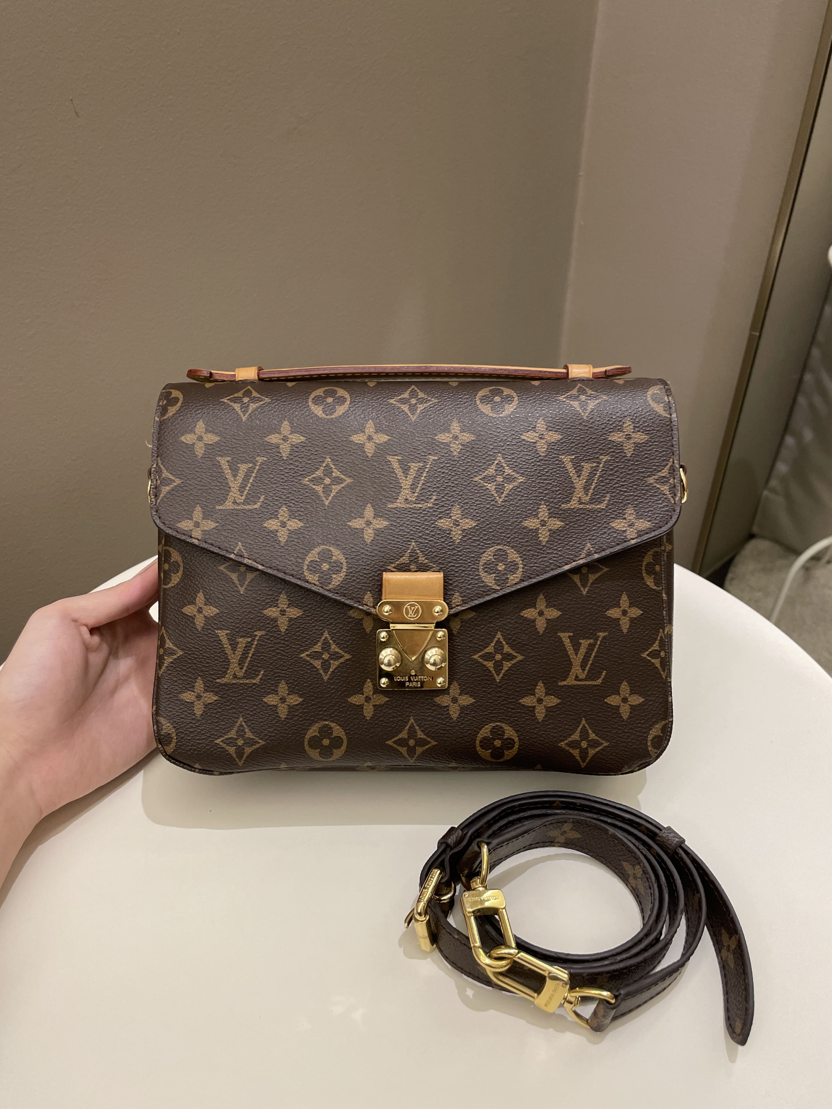 Louis Vuitton Pochette Metis Classic Monogram