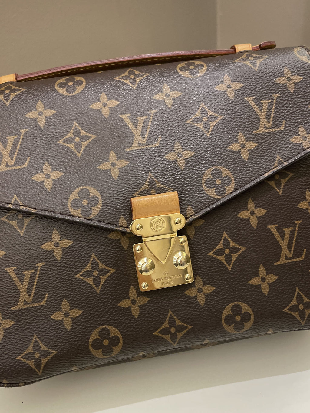 Louis Vuitton Pochette Metis Classic Monogram