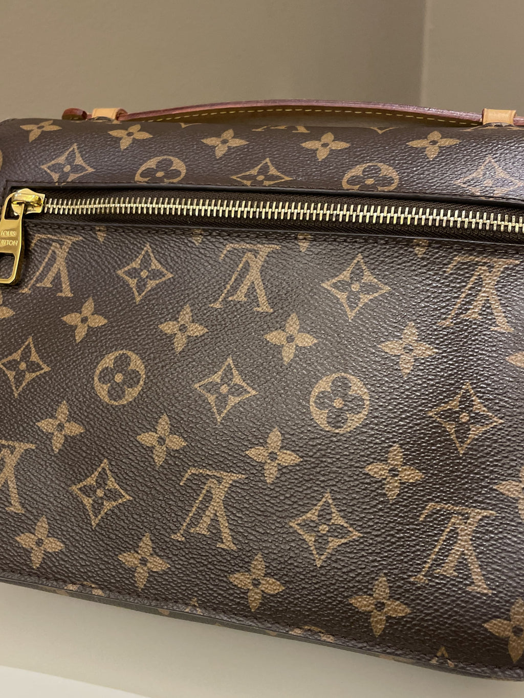 Louis Vuitton Pochette Metis Classic Monogram