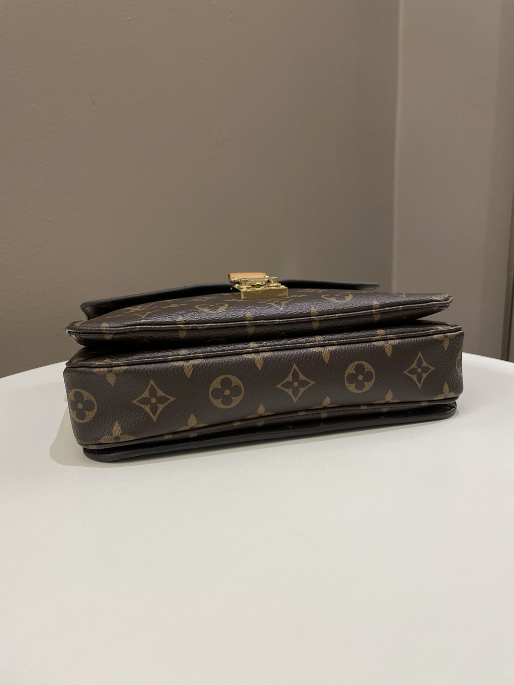 Louis Vuitton Pochette Metis Classic Monogram