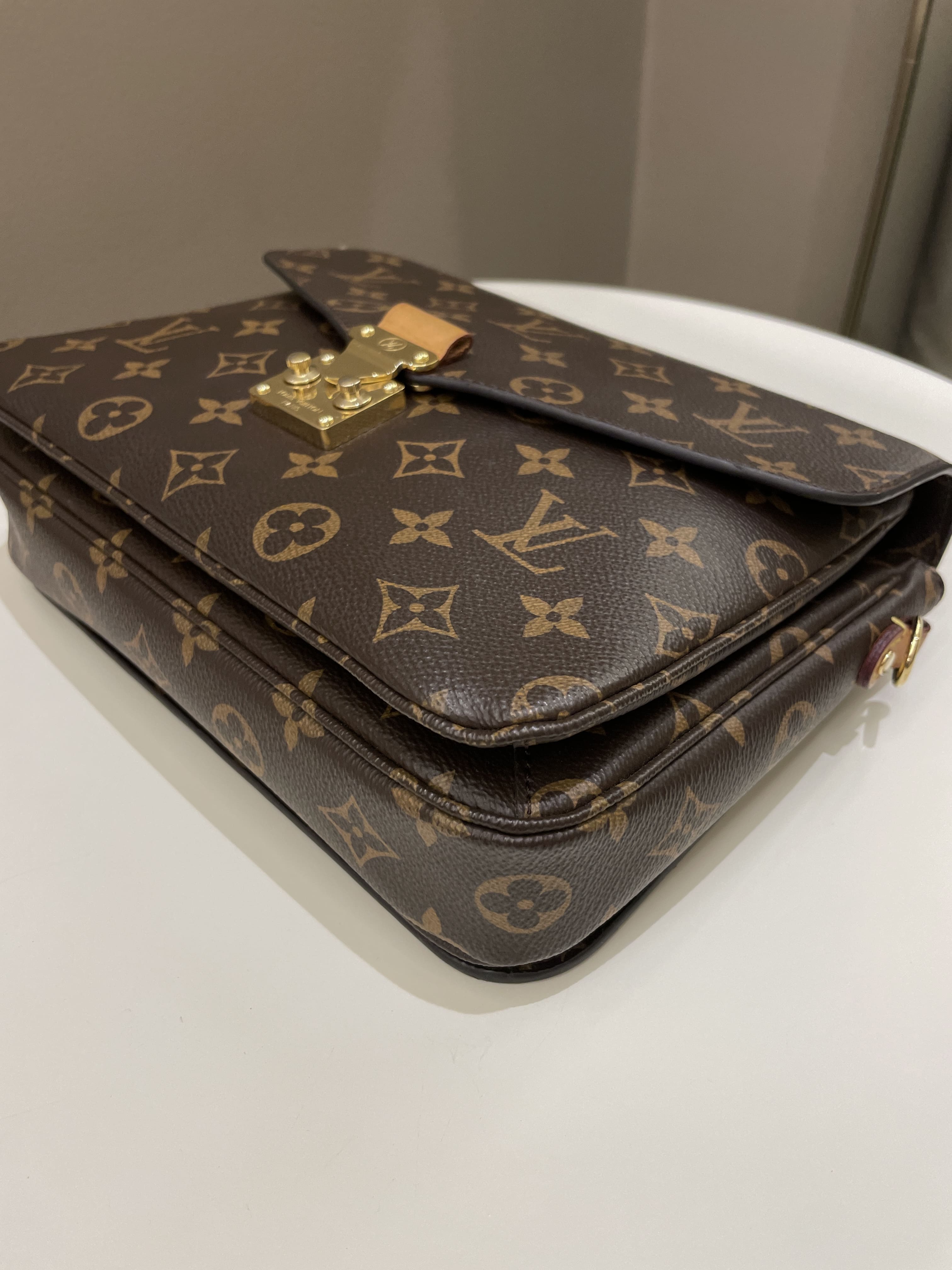 Louis Vuitton Pochette Metis Classic Monogram