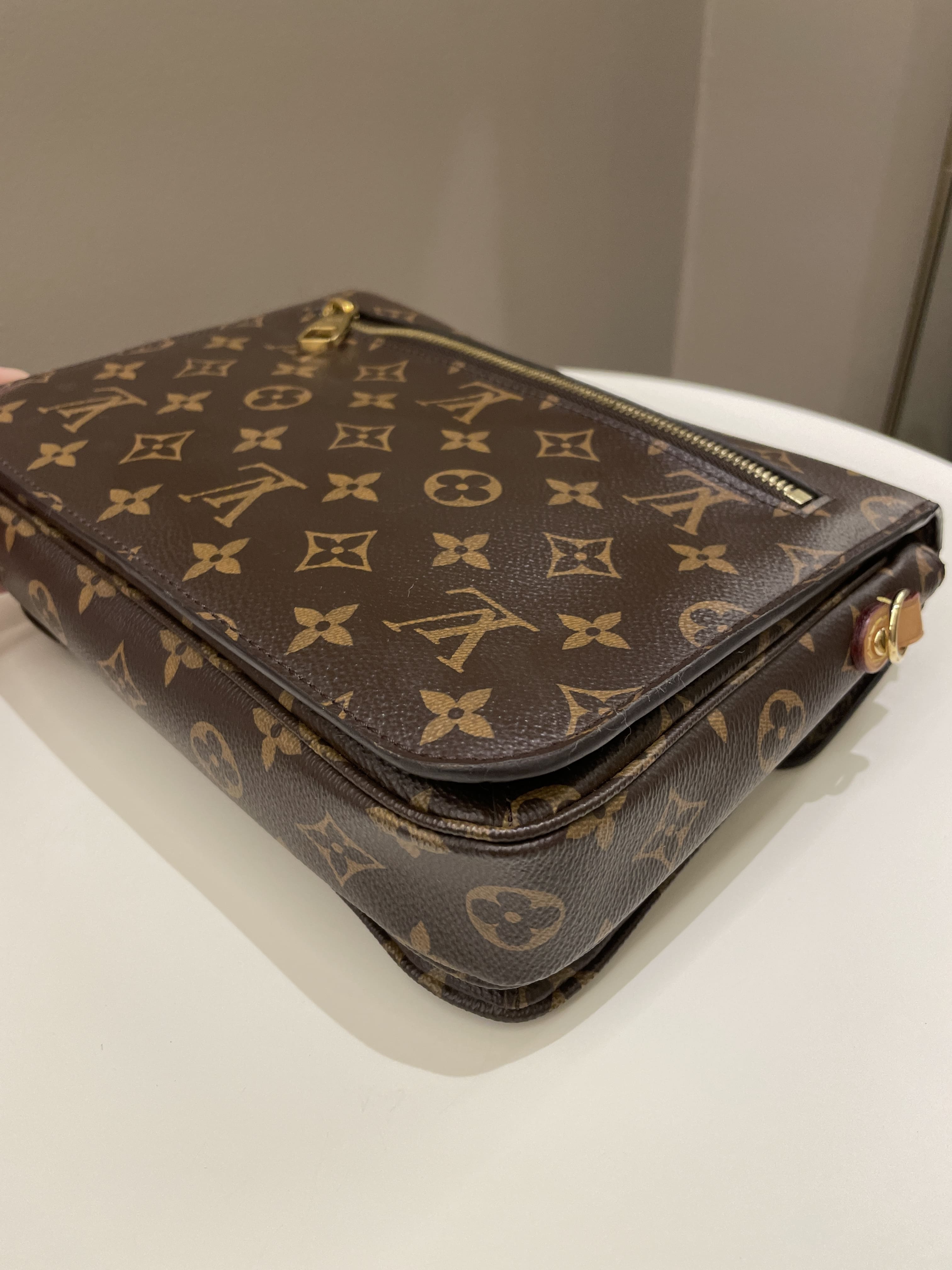 Louis Vuitton Pochette Metis Classic Monogram