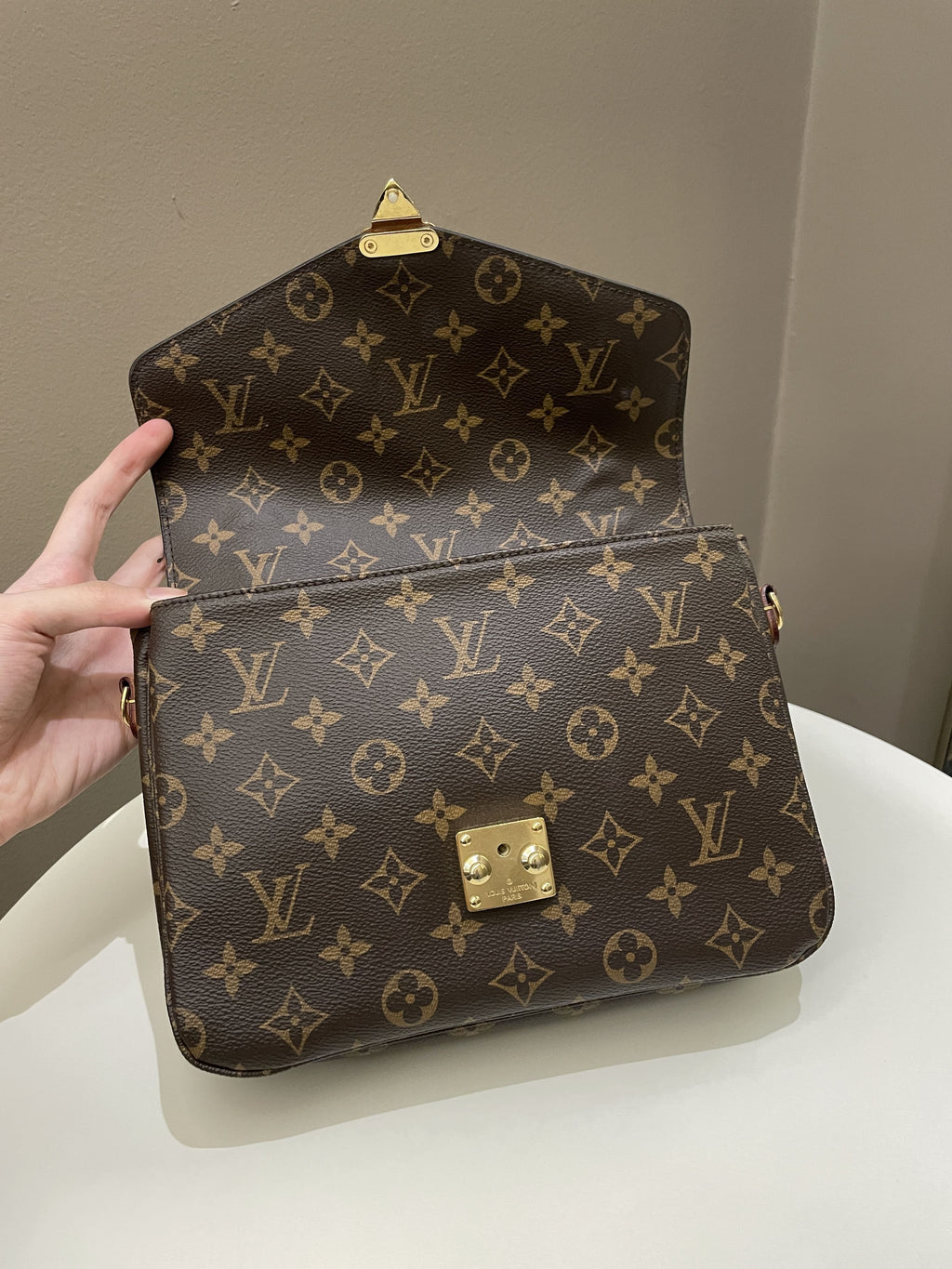 Louis Vuitton Pochette Metis Classic Monogram