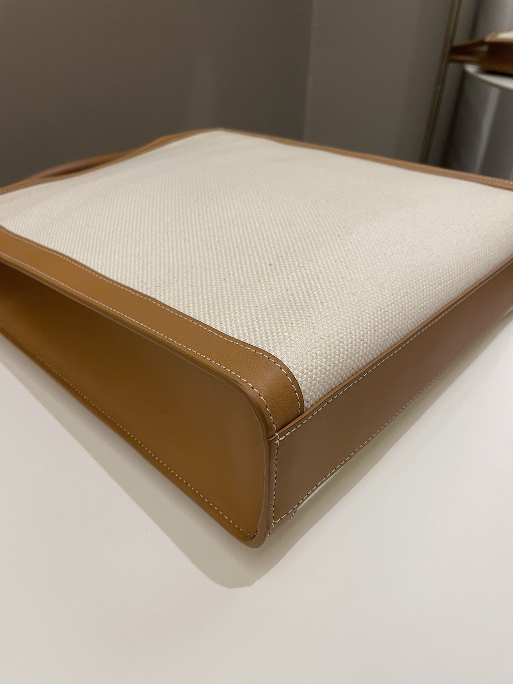 Celine Vertical Cabas Tote Bag Beige / Brown