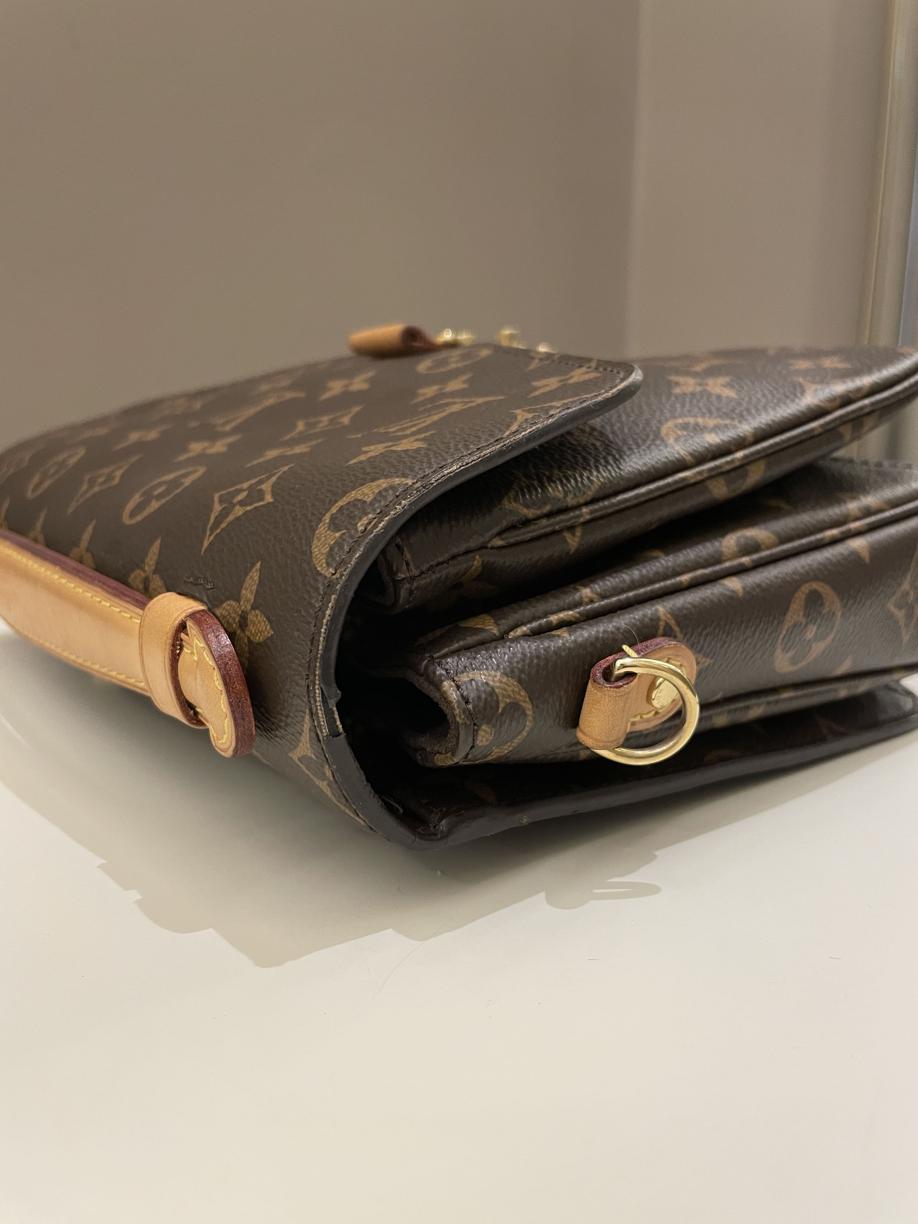 Louis Vuitton Pochette Metis Classic Monogram
