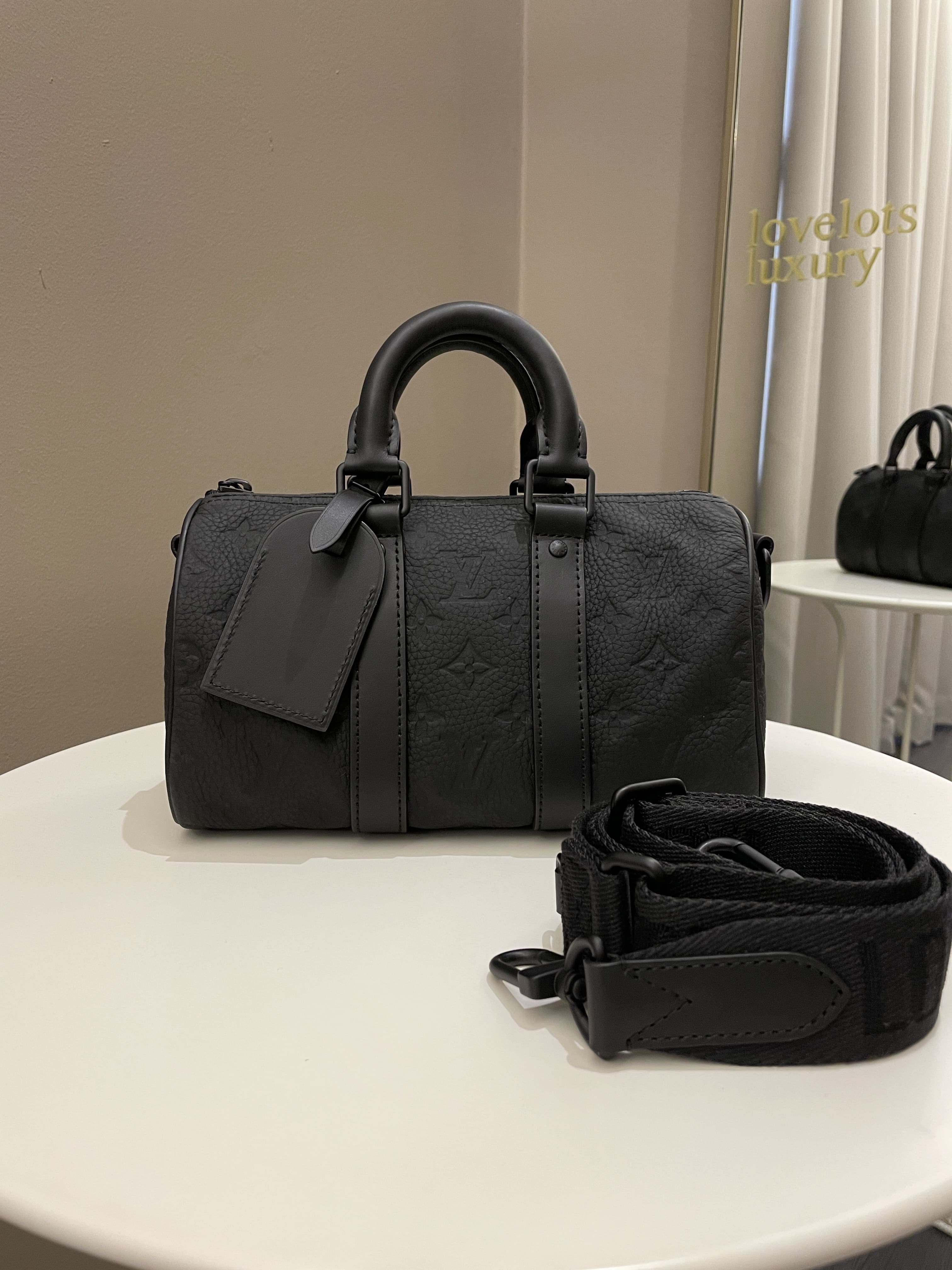 Louis Vuitton Keepall Bandoulier 25 Black Grainy Embossed Monogram
