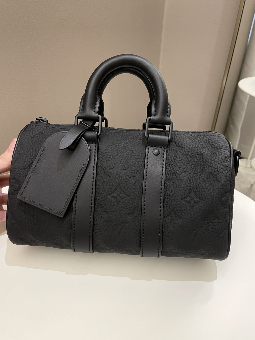 Louis Vuitton Keepall Bandoulier 25 Black Grainy Embossed Monogram