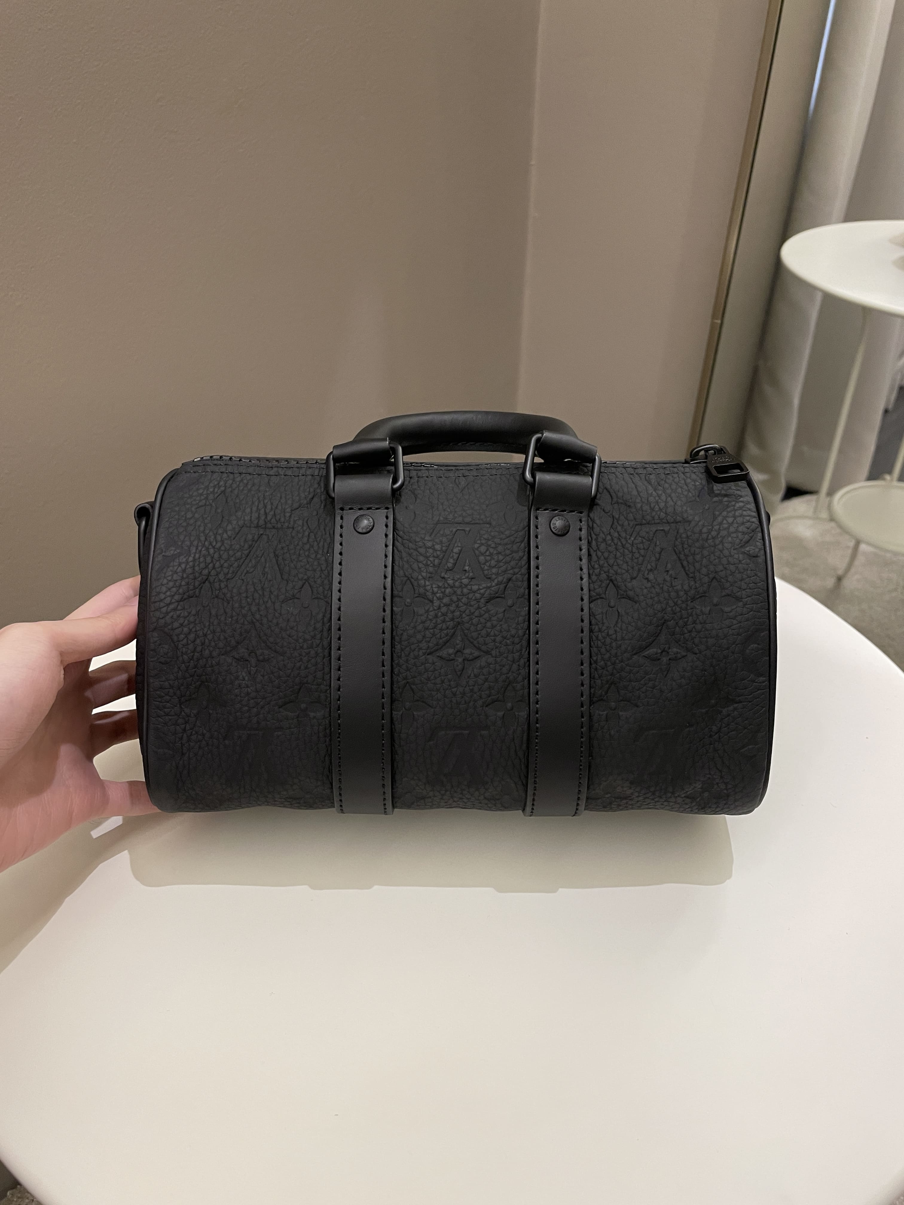 Louis Vuitton Keepall Bandoulier 25 Black Grainy Embossed Monogram