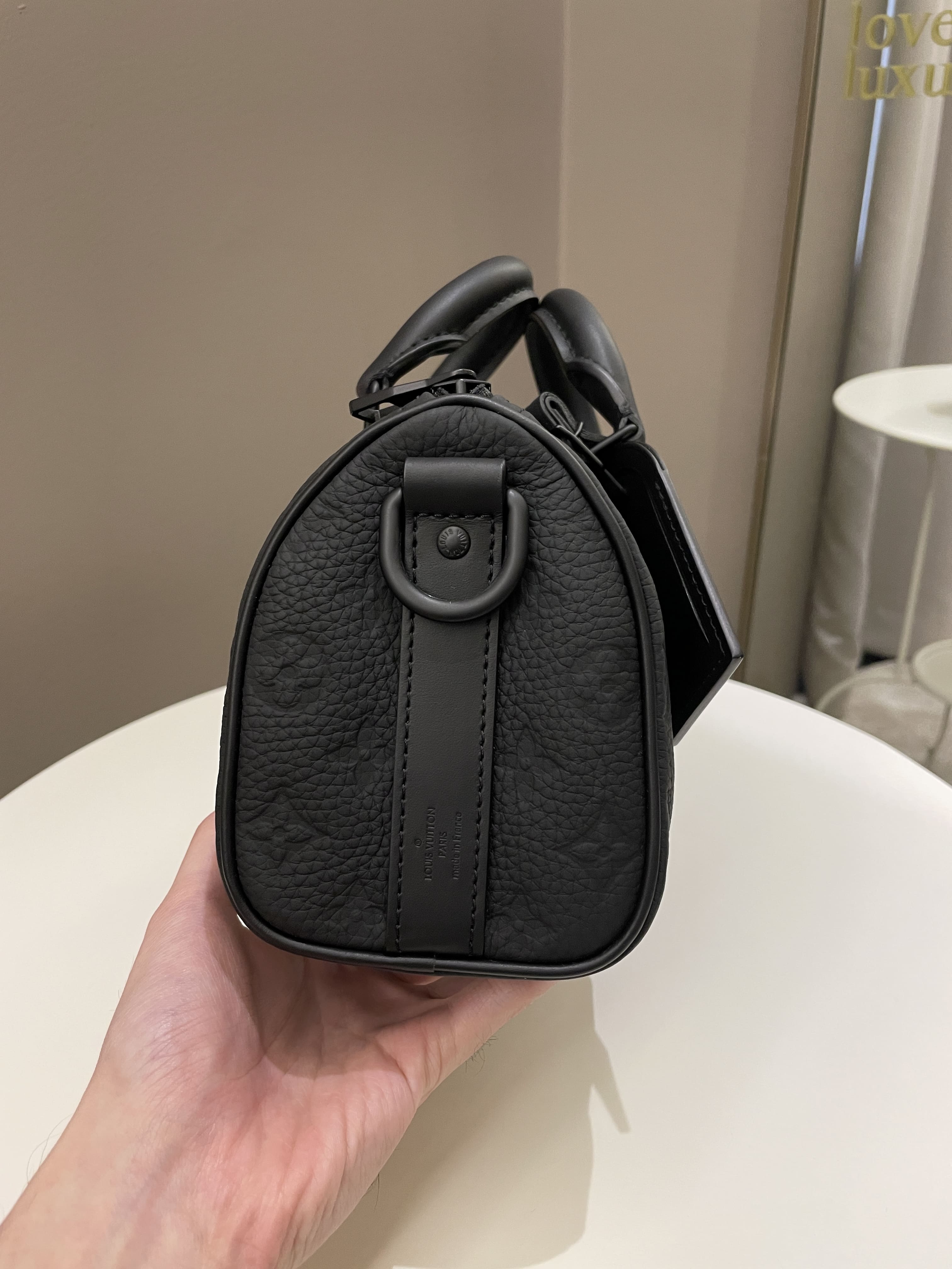 Louis Vuitton Keepall Bandoulier 25 Black Grainy Embossed Monogram