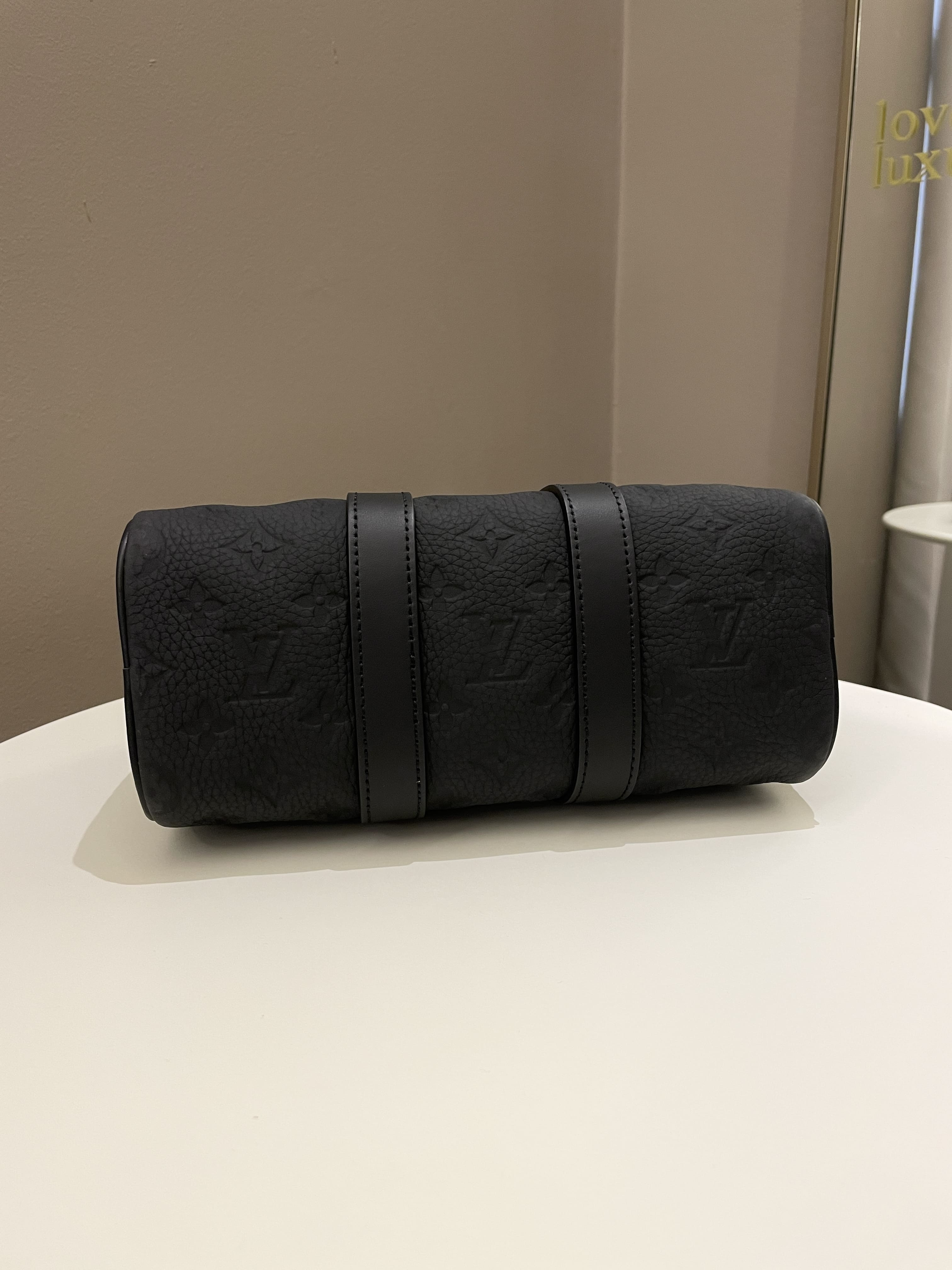 Louis Vuitton Keepall Bandoulier 25 Black Grainy Embossed Monogram
