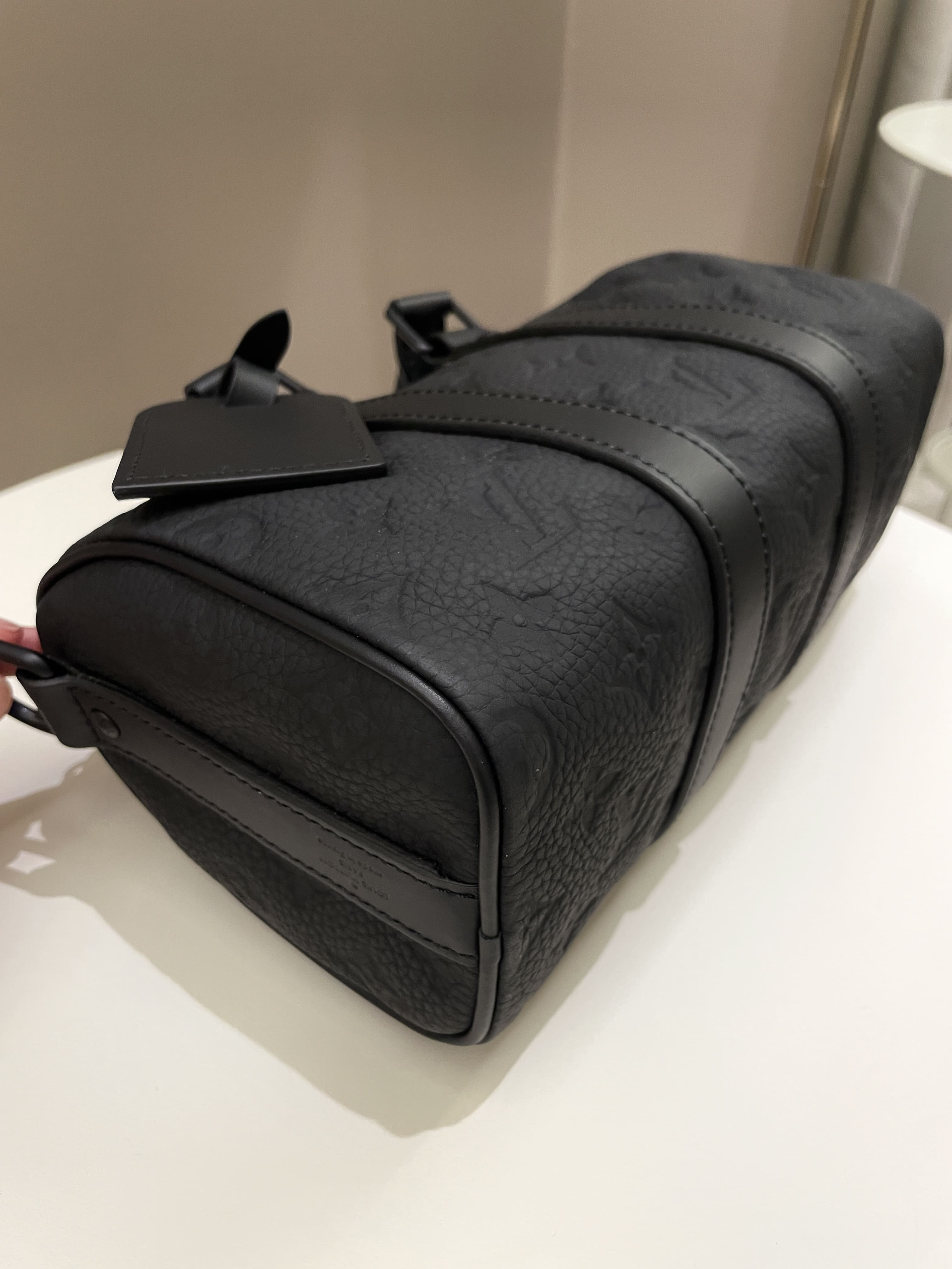 Louis Vuitton Keepall Bandoulier 25 Black Grainy Embossed Monogram