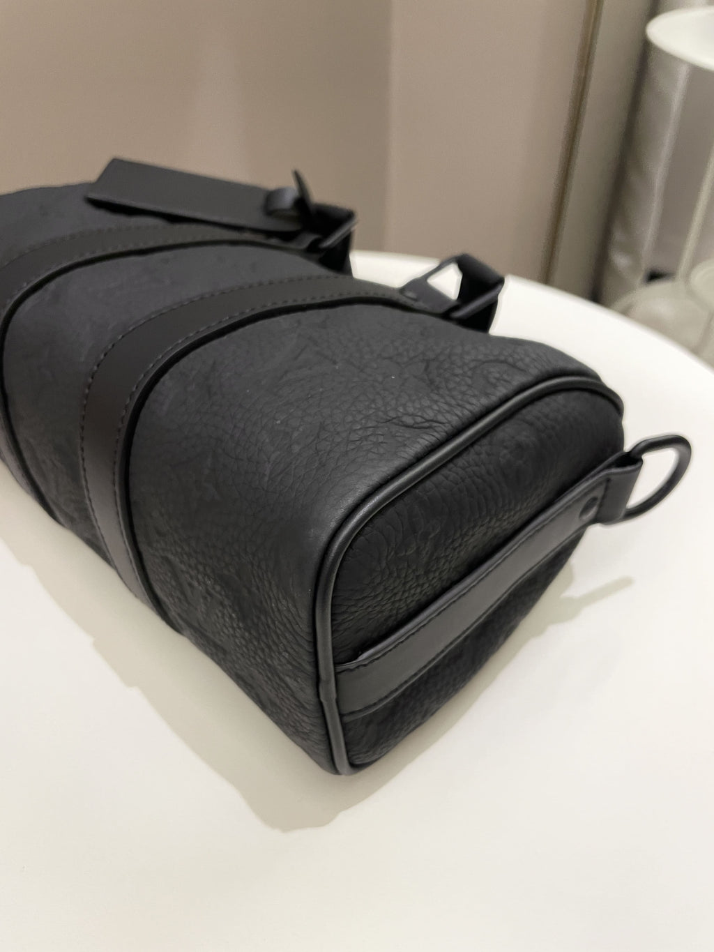 Louis Vuitton Keepall Bandoulier 25 Black Grainy Embossed Monogram