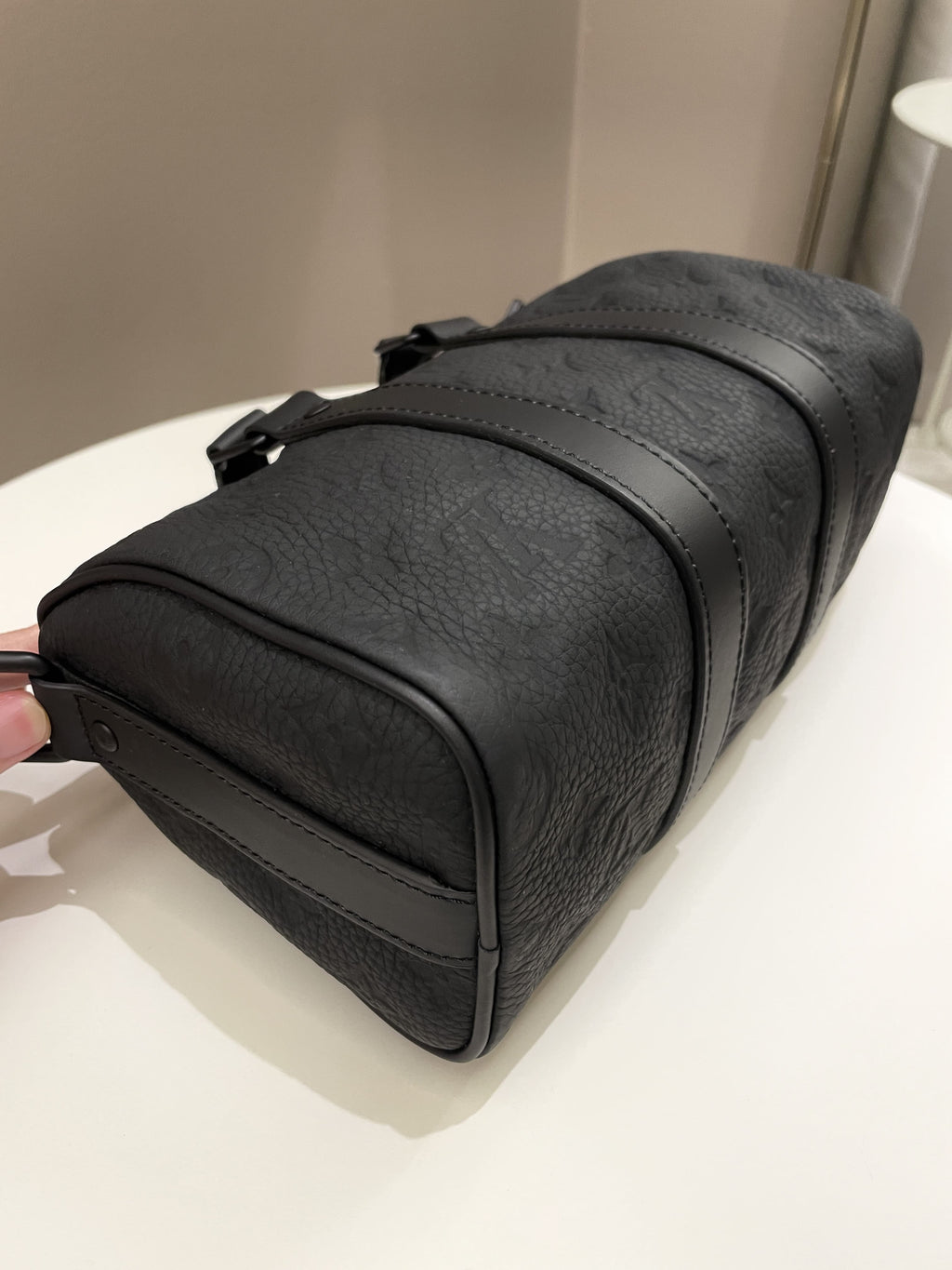 Louis Vuitton Keepall Bandoulier 25 Black Grainy Embossed Monogram