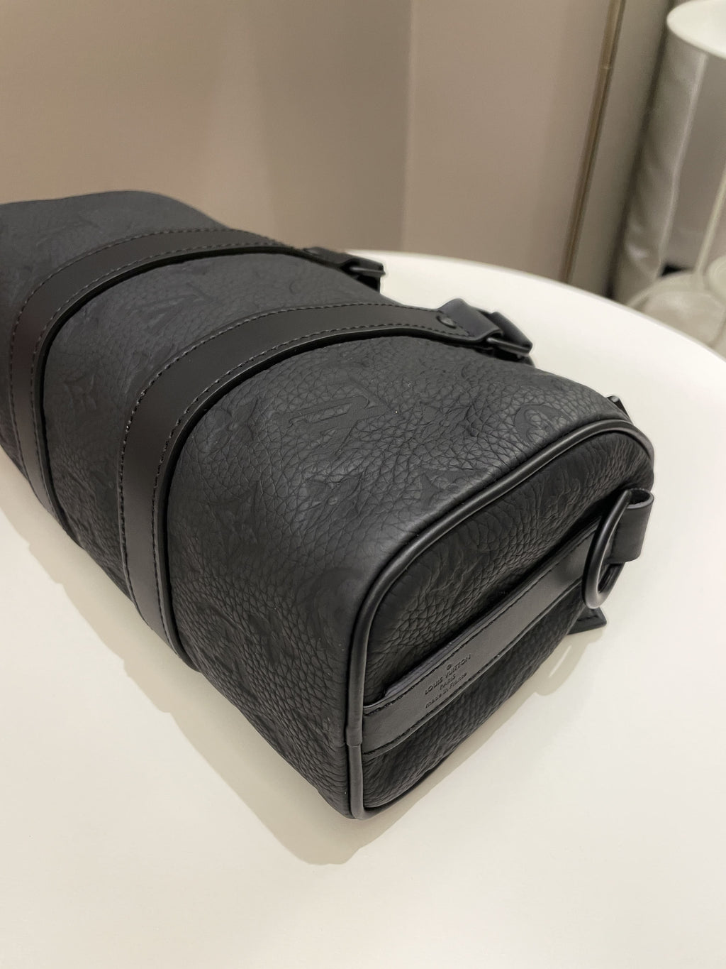 Louis Vuitton Keepall Bandoulier 25 Black Grainy Embossed Monogram