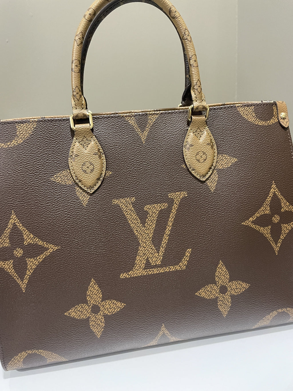 Louis Vuitton Onthego Tote MM Reversed Monogram