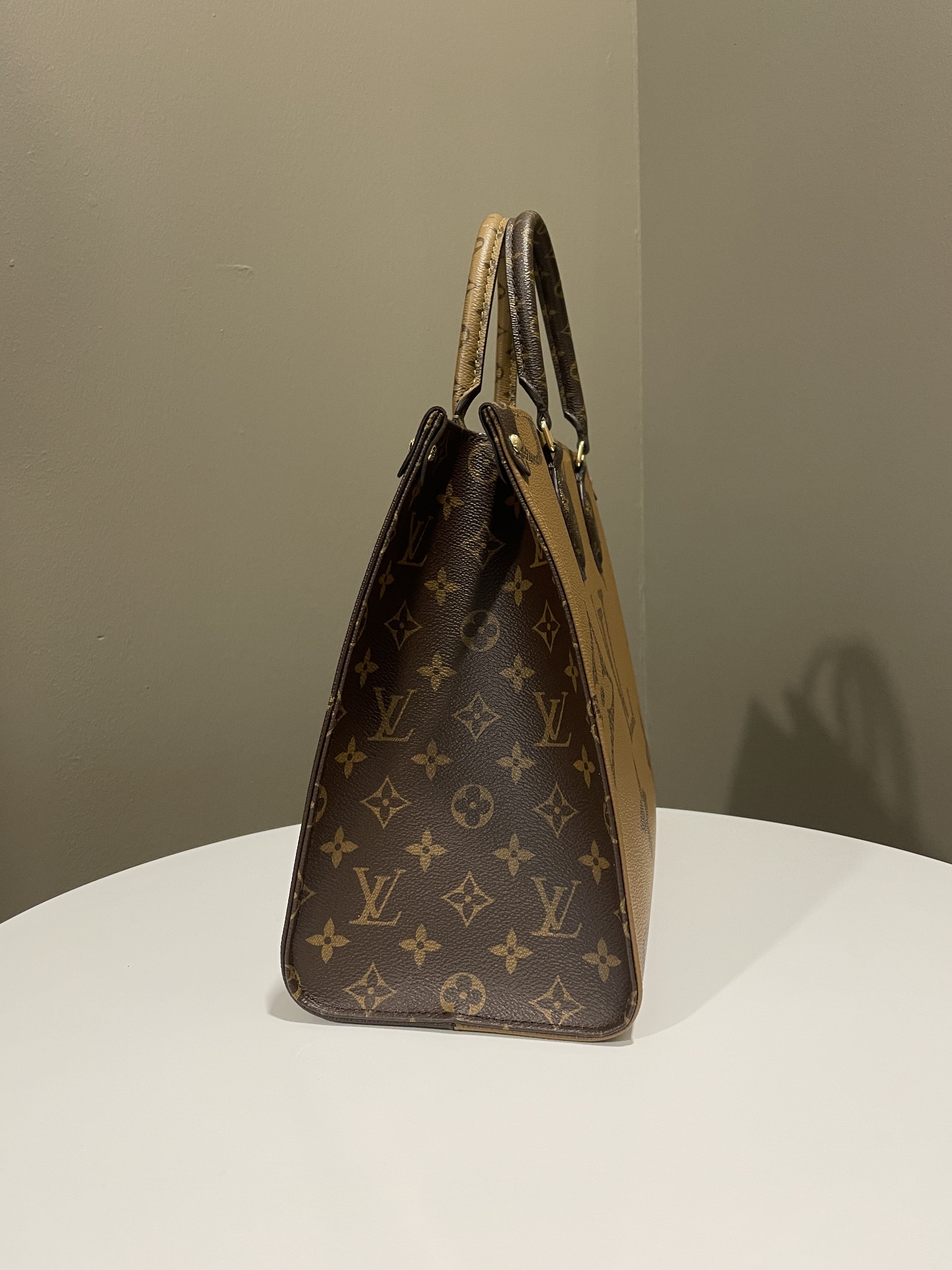 Louis Vuitton Onthego Tote MM Reversed Monogram
