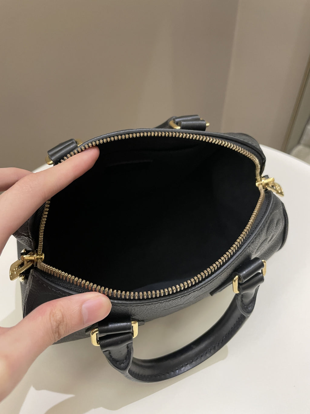Louis Vuitton Speedy BandouliÃƒÆ’Ã‚Â¨re 20 Black Monogram Empreinte Leather