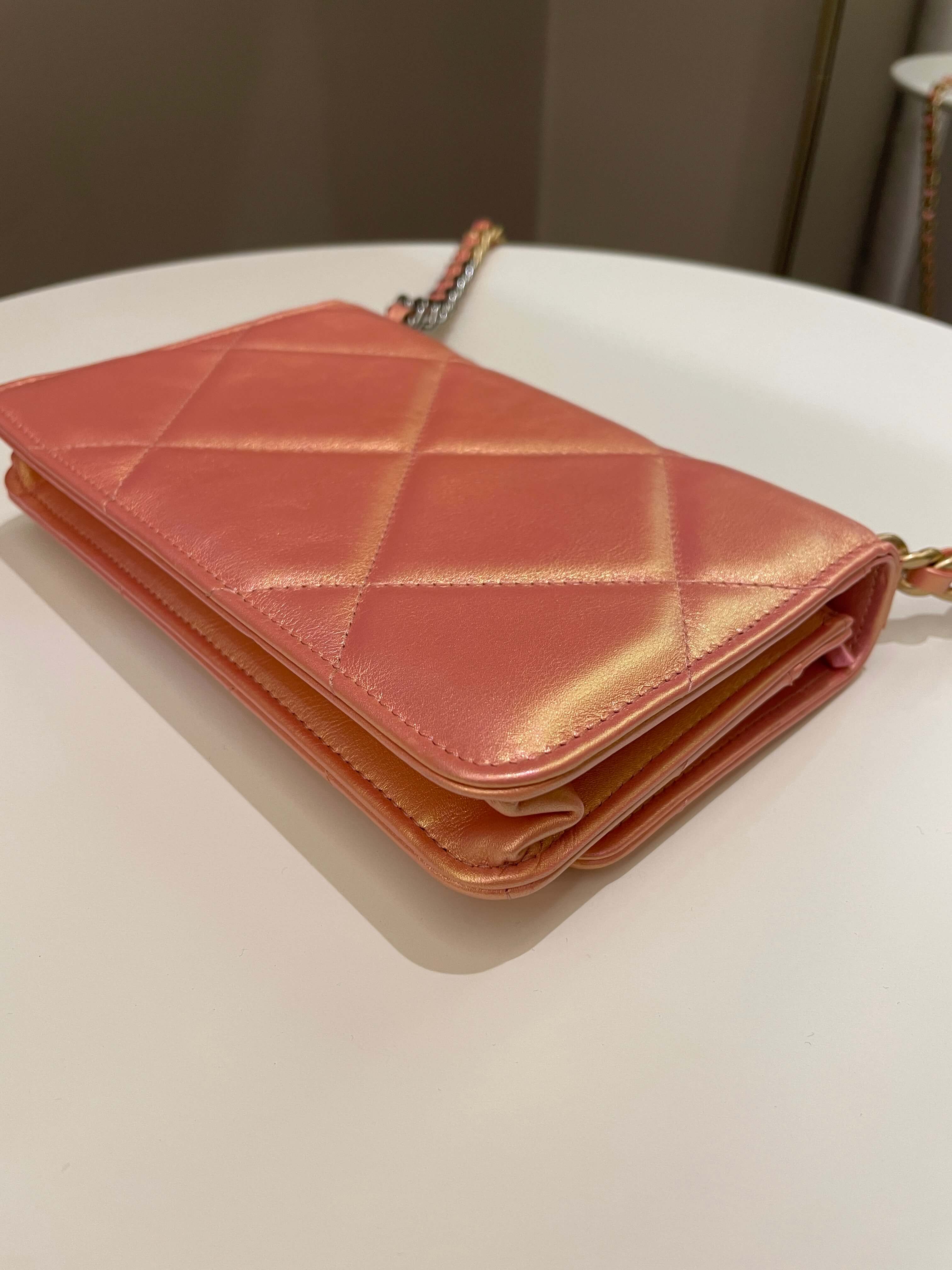 Chanel 19 Wallet On Chain Coral Iridescent