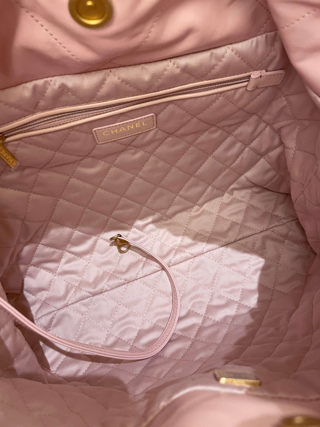 Chanel 22 Medium Nude Pink Calfskin