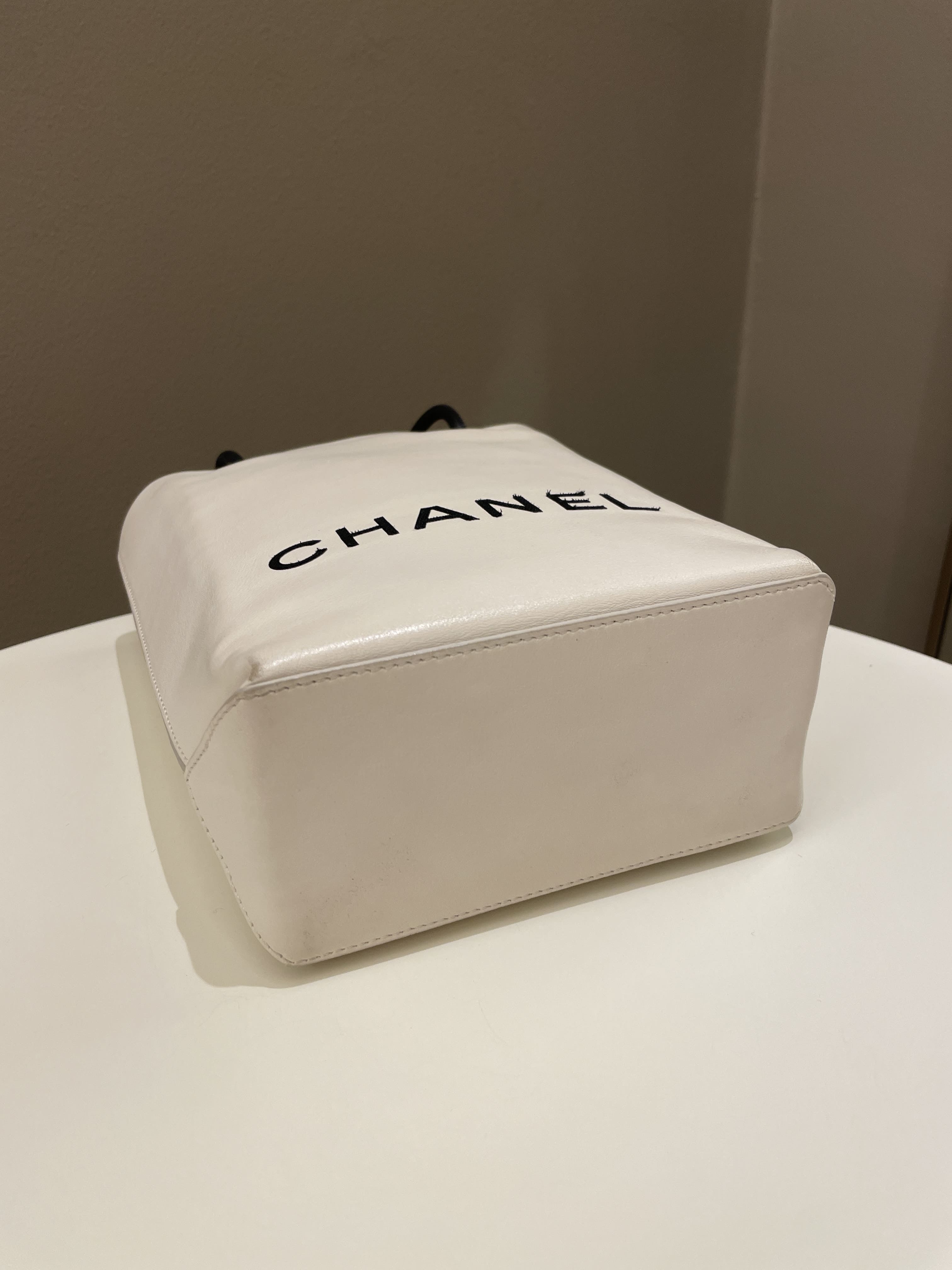 Chanel Vertical Shopping Bag Ivory / Black Calfskin