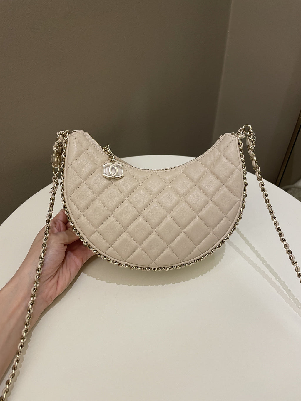 Chanel 23P Quilted Chain Around Hobo Bag Beige Lambskin