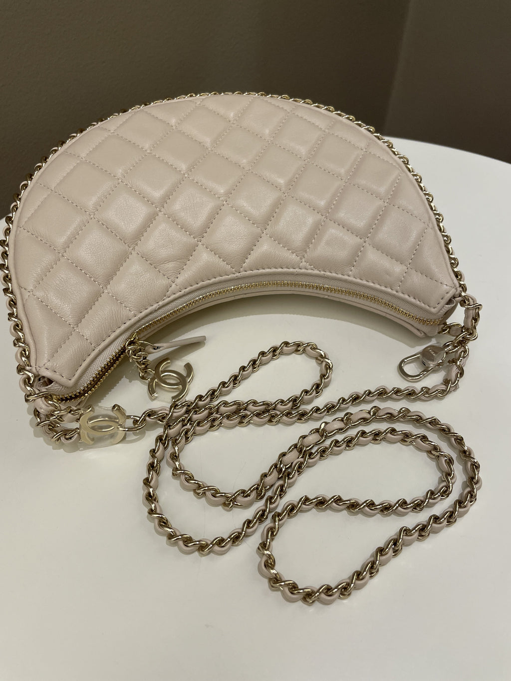 Chanel 23P Quilted Chain Around Hobo Bag Beige Lambskin