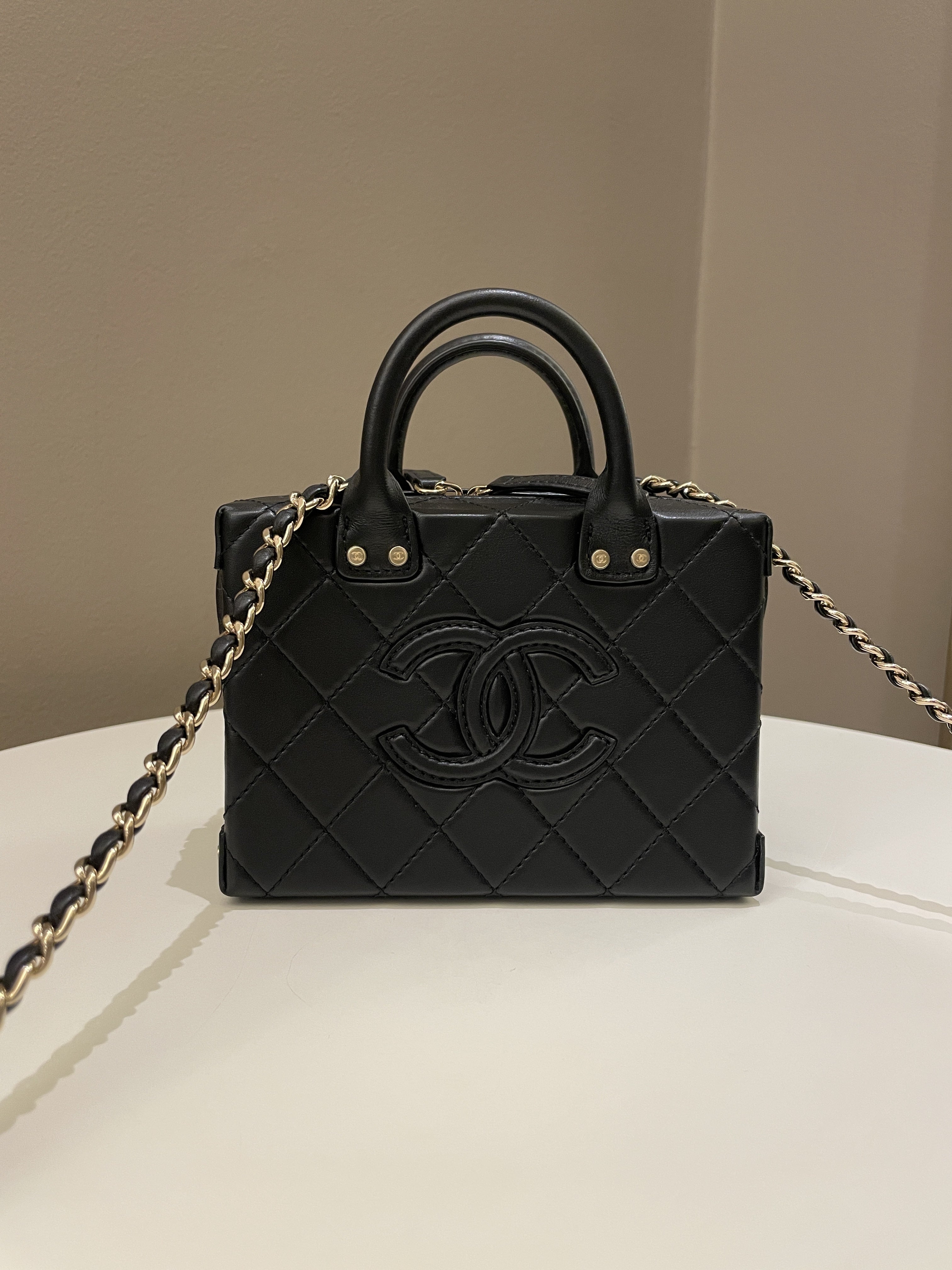 Chanel 22B Cc Handle New Vanity Case Black Calf