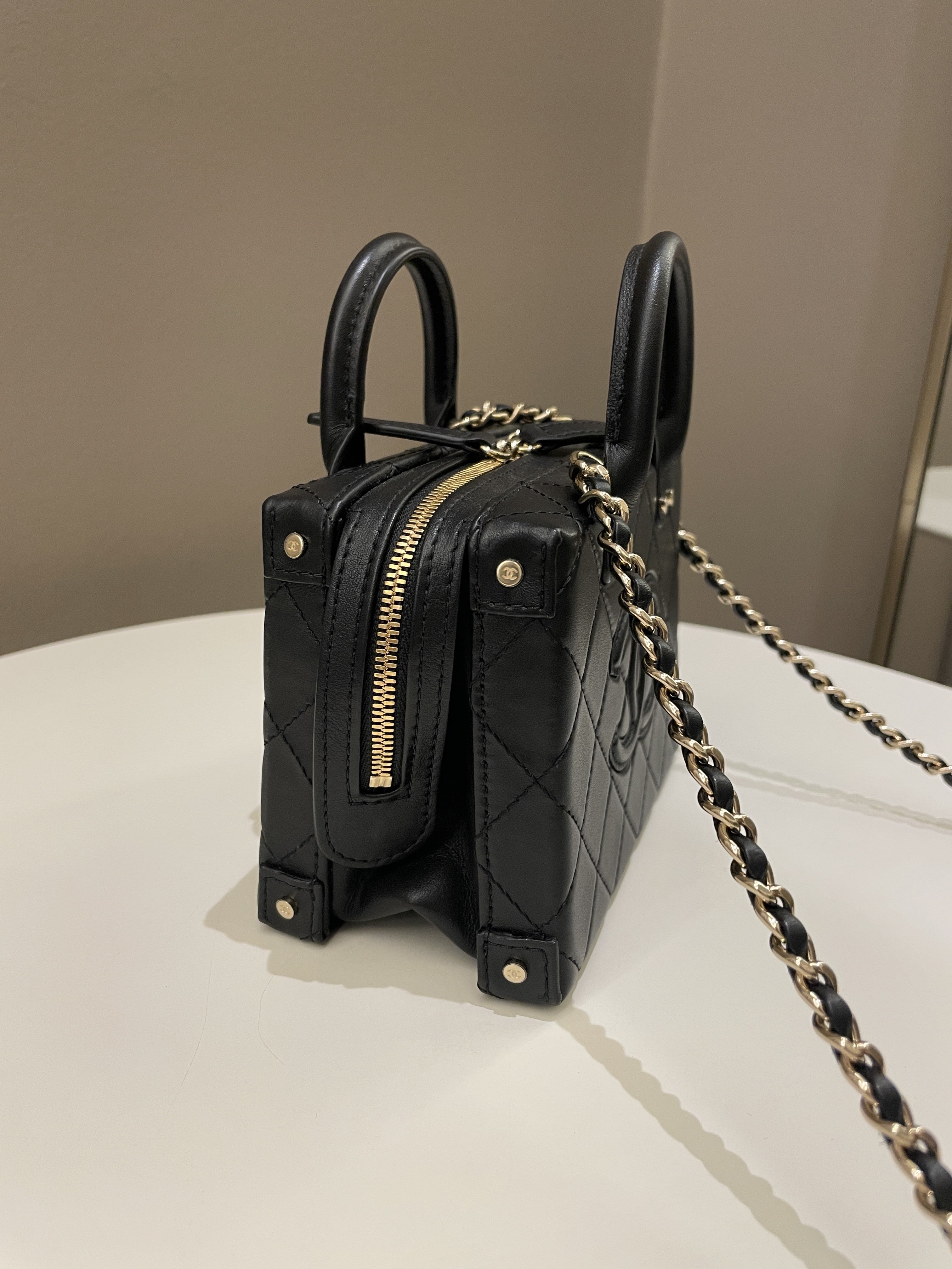 Chanel 22B Cc Handle New Vanity Case Black Calf