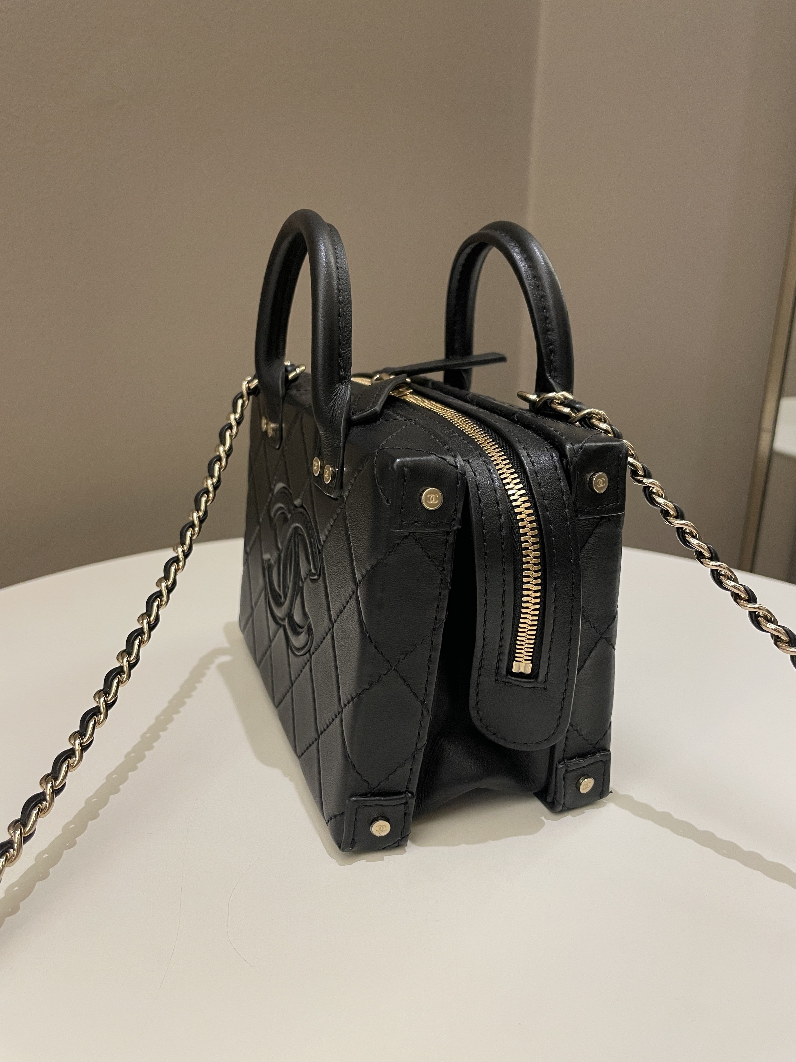 Chanel 22B Cc Handle New Vanity Case Black Calf