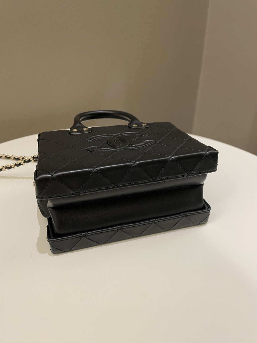 Chanel 22B Cc Handle New Vanity Case Black Calf