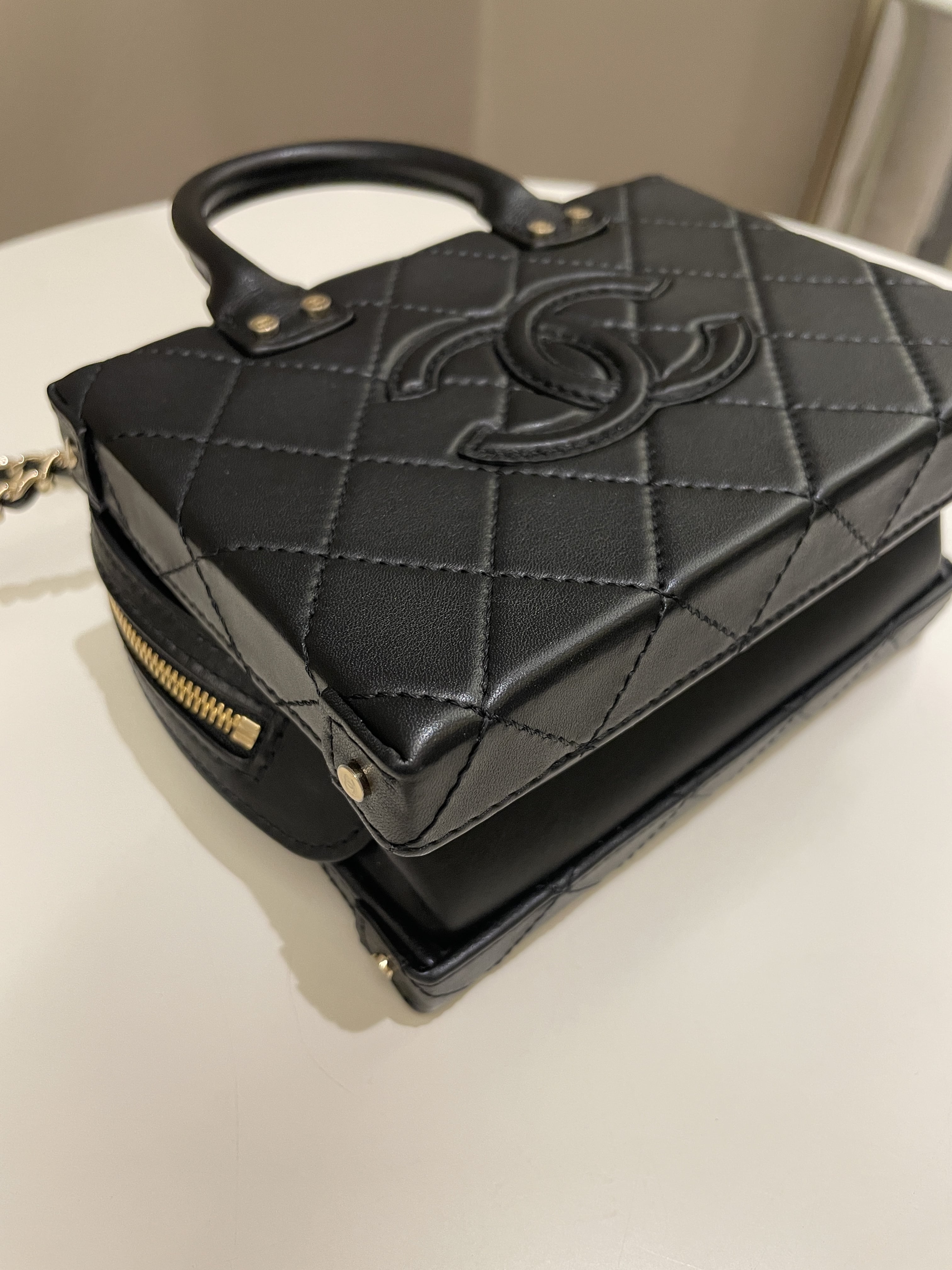 Chanel 22B Cc Handle New Vanity Case Black Calf