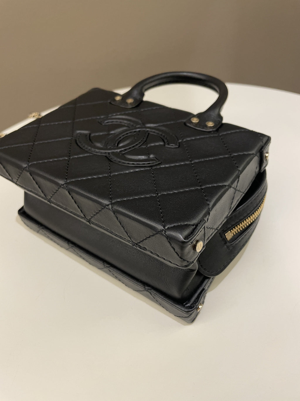 Chanel 22B Cc Handle New Vanity Case Black Calf