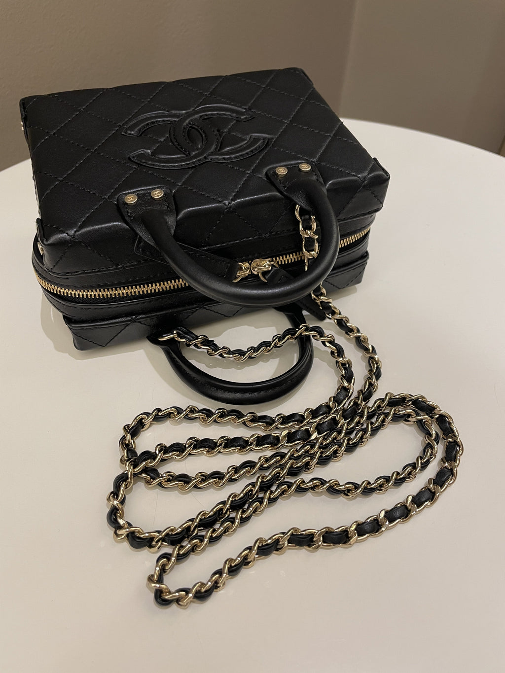 Chanel 22B Cc Handle New Vanity Case Black Calf