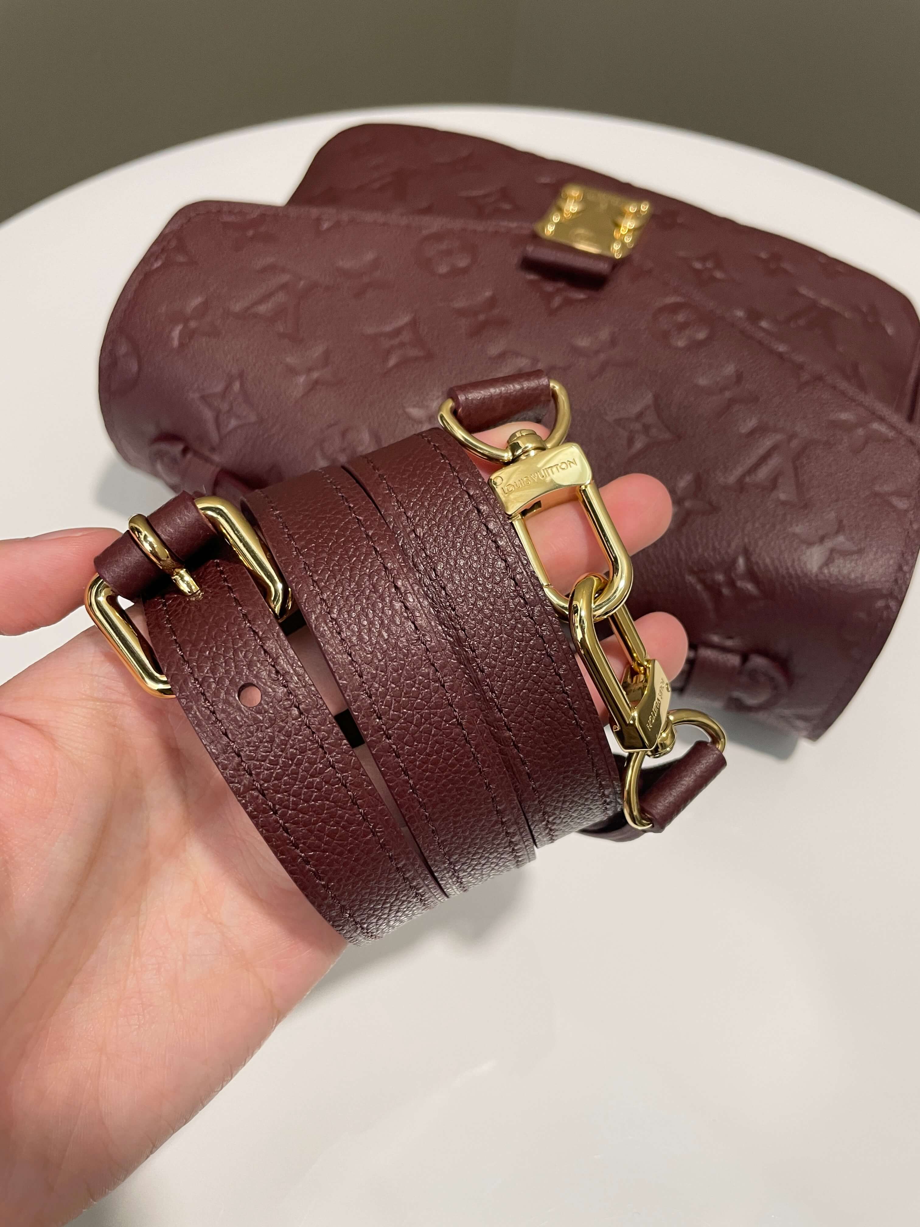 Louis Vuitton Pochette Metis Wine Empreinte