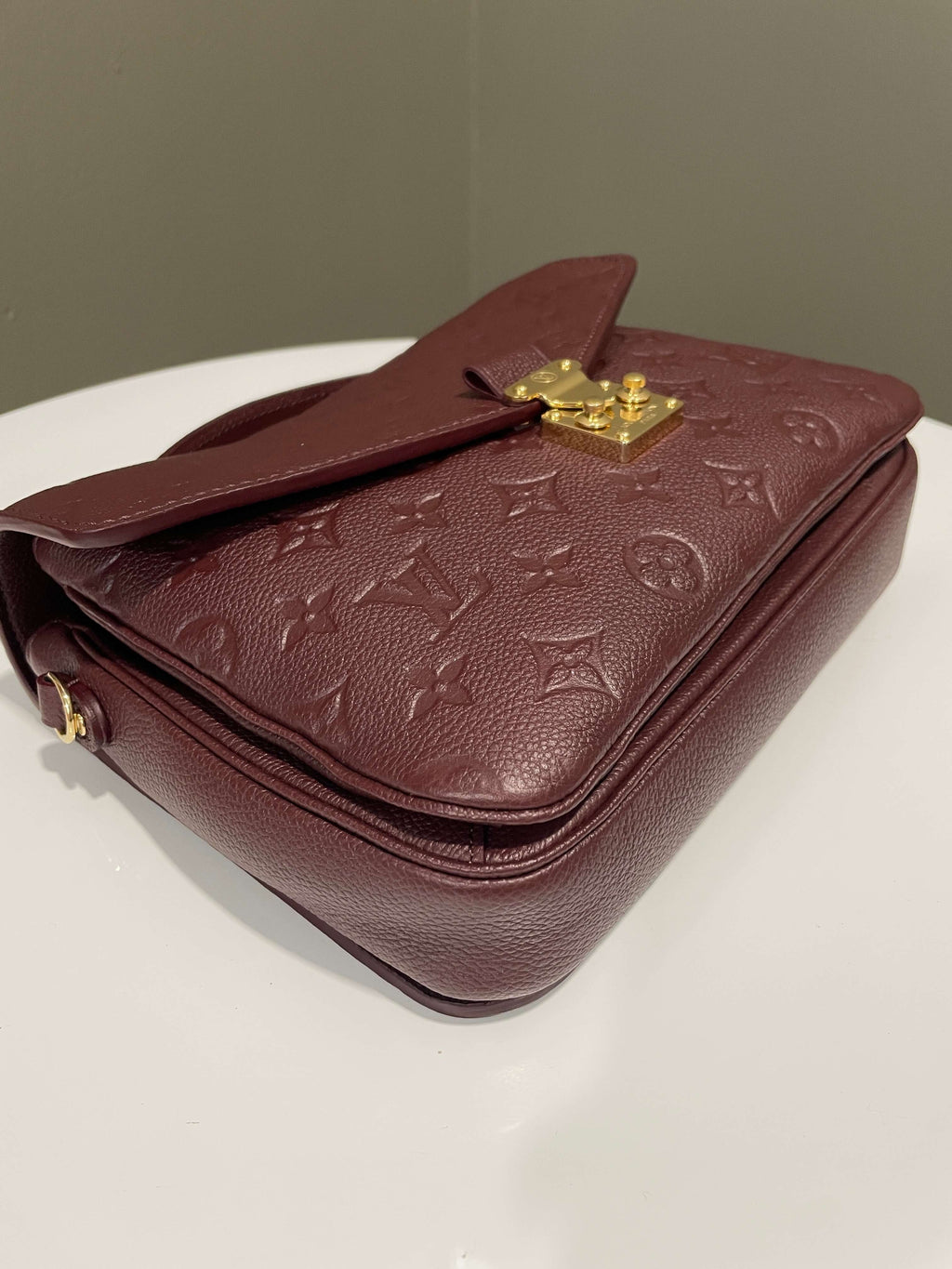 Louis Vuitton Pochette Metis Wine Empreinte