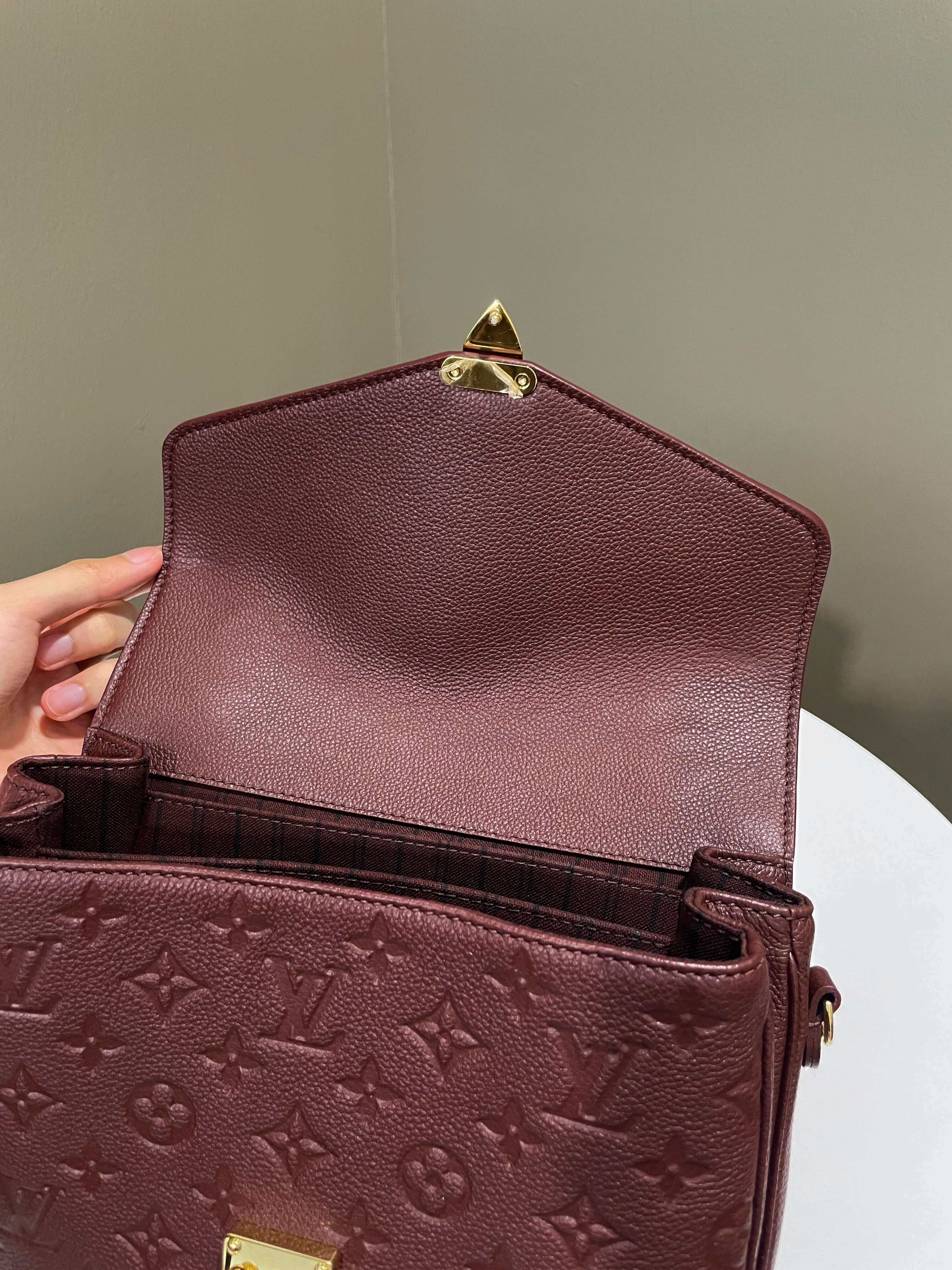 Louis Vuitton Pochette Metis Wine Empreinte