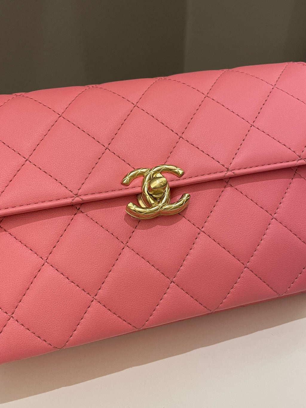 Chanel 22S Wrapped Top Handle Pink Lambskin