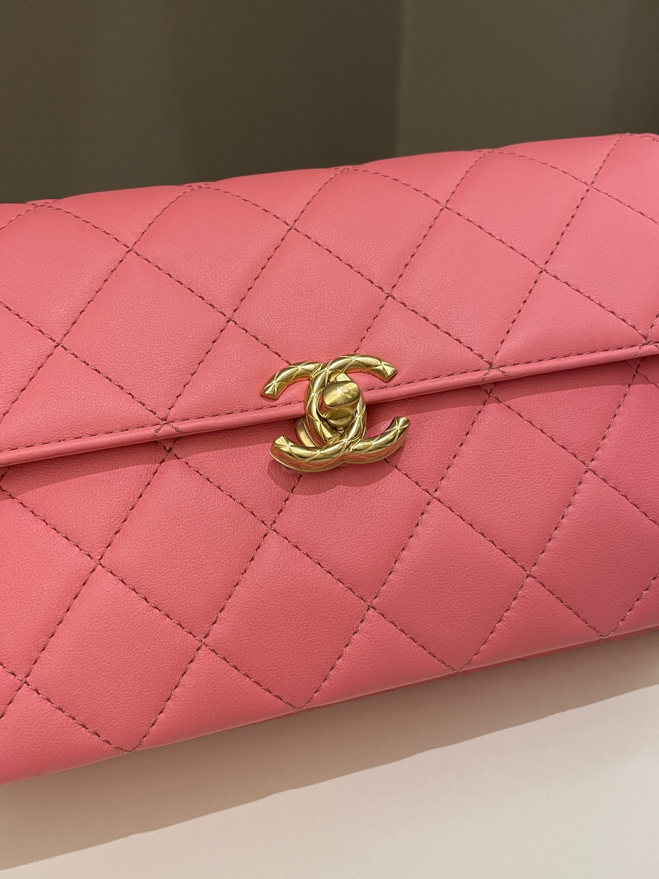 Chanel 22S Wrapped Top Handle Pink Lambskin